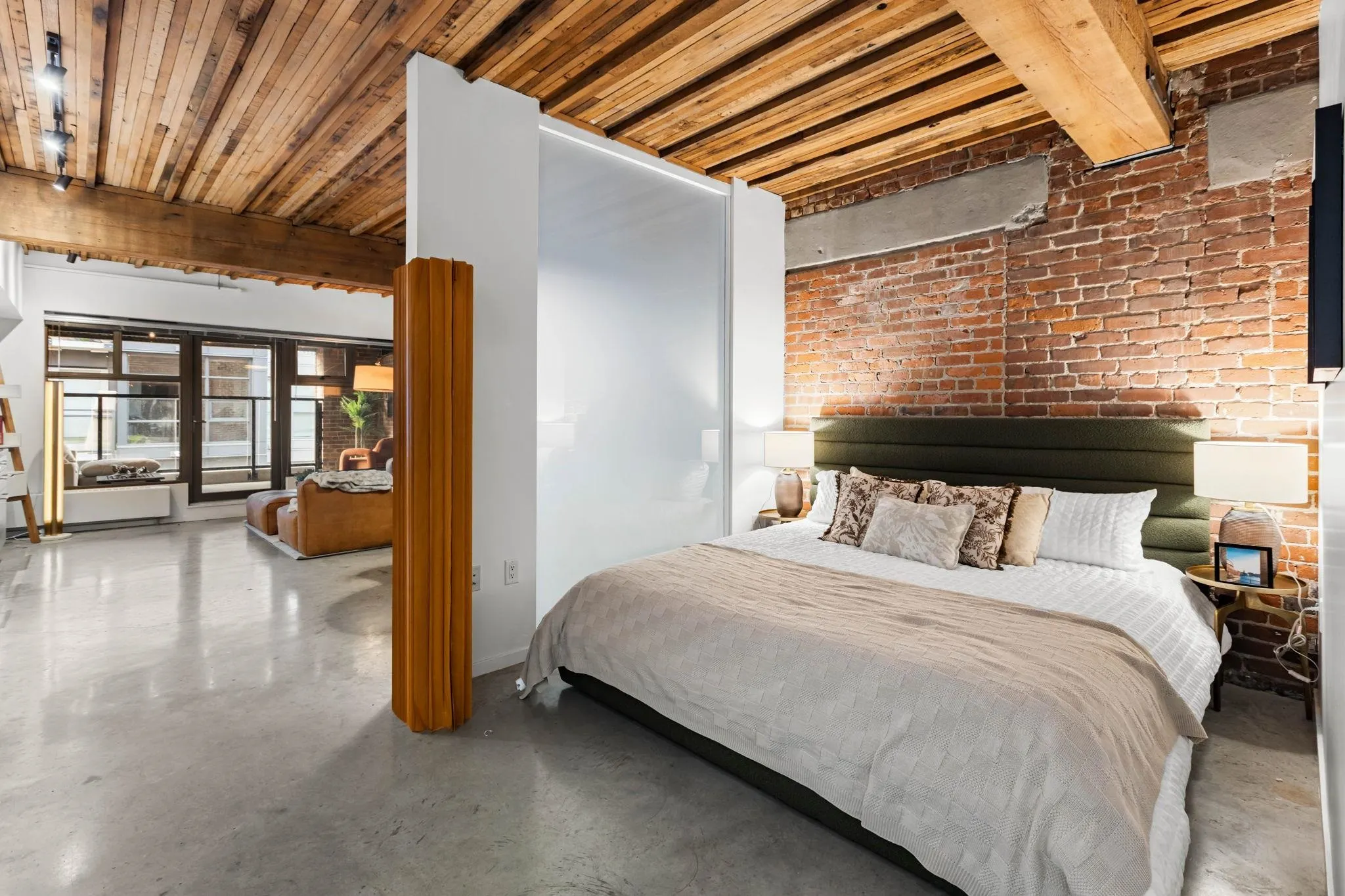 388 W 1st Avenue #410