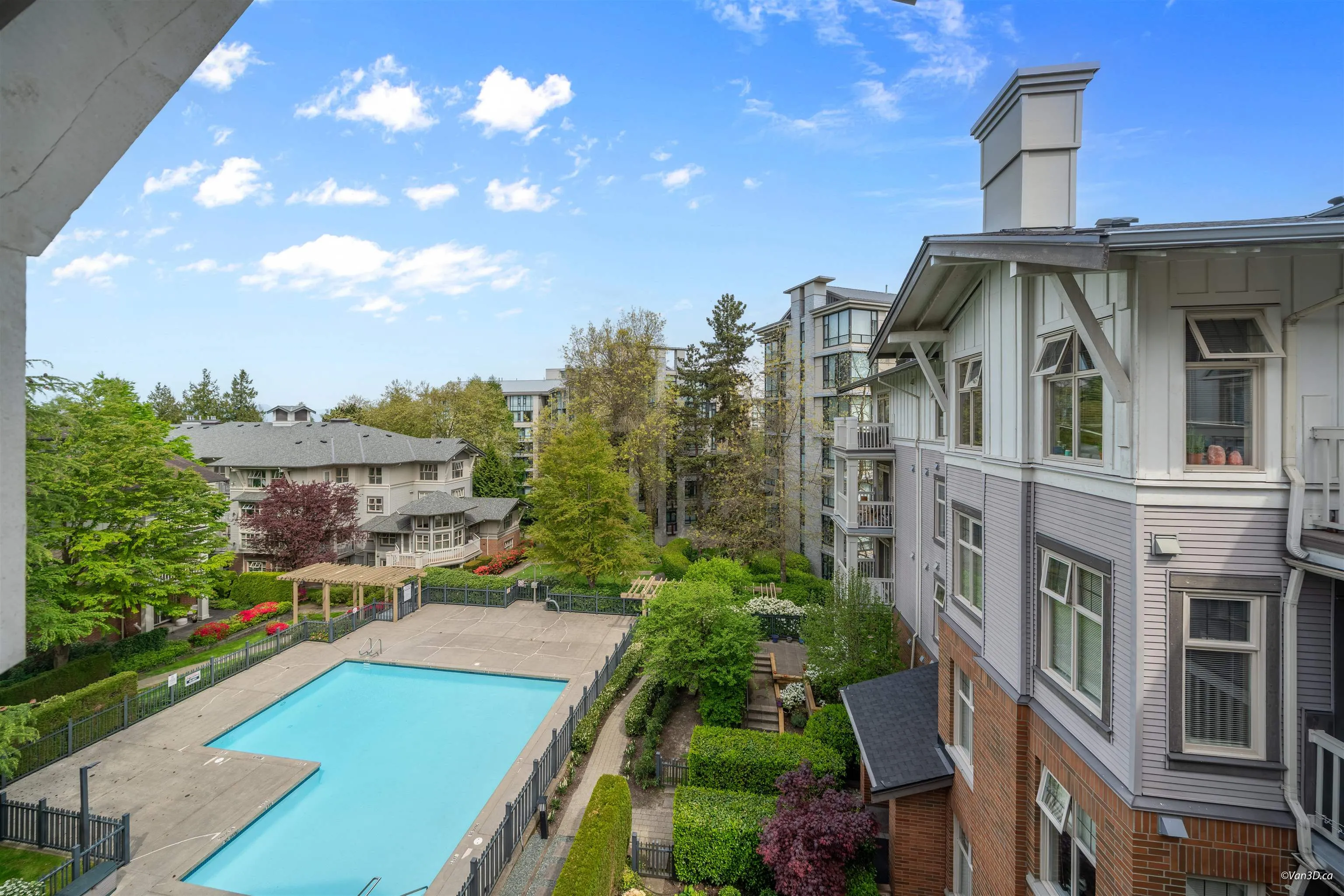 4883 Maclure Mews #404