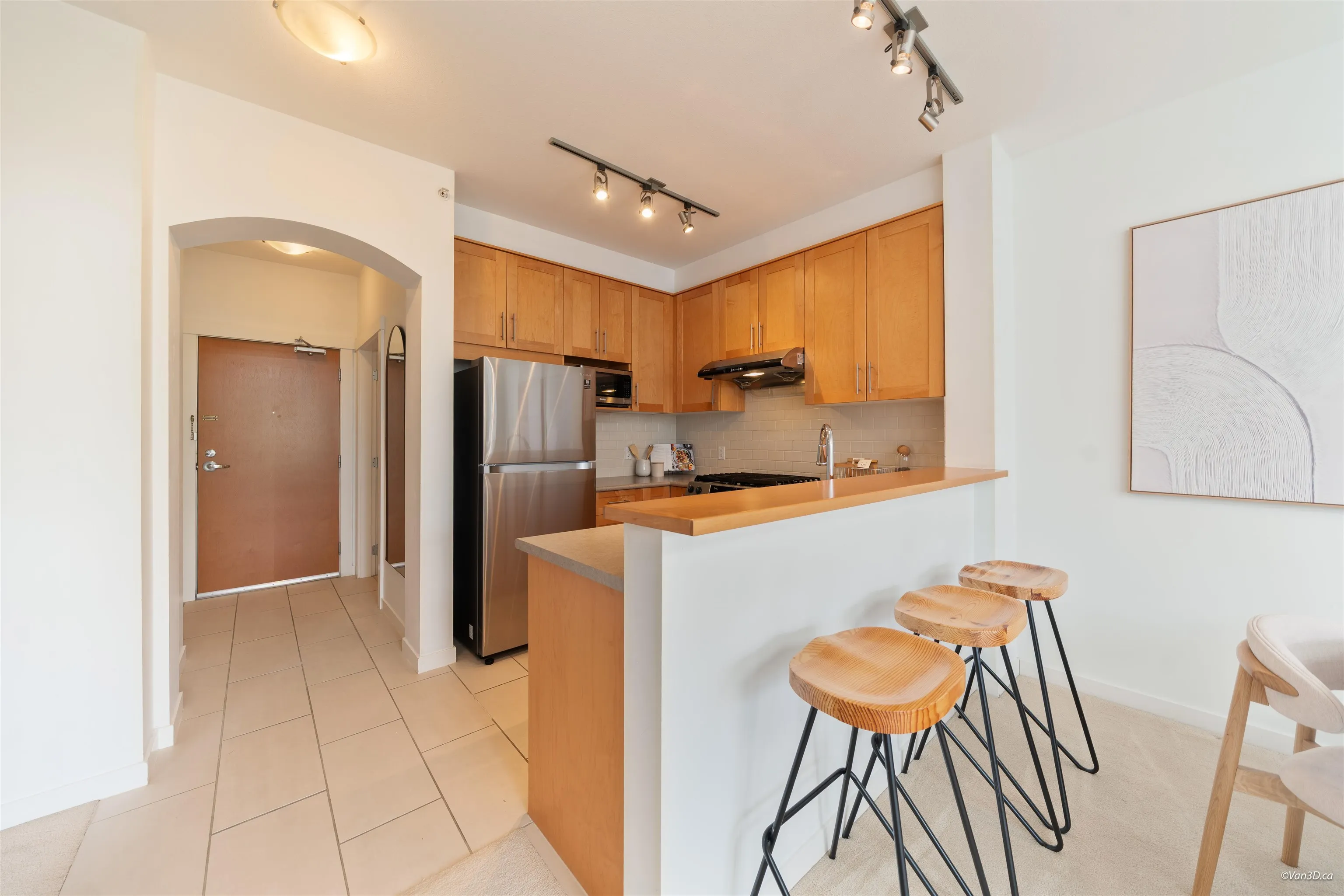4883 Maclure Mews #404
