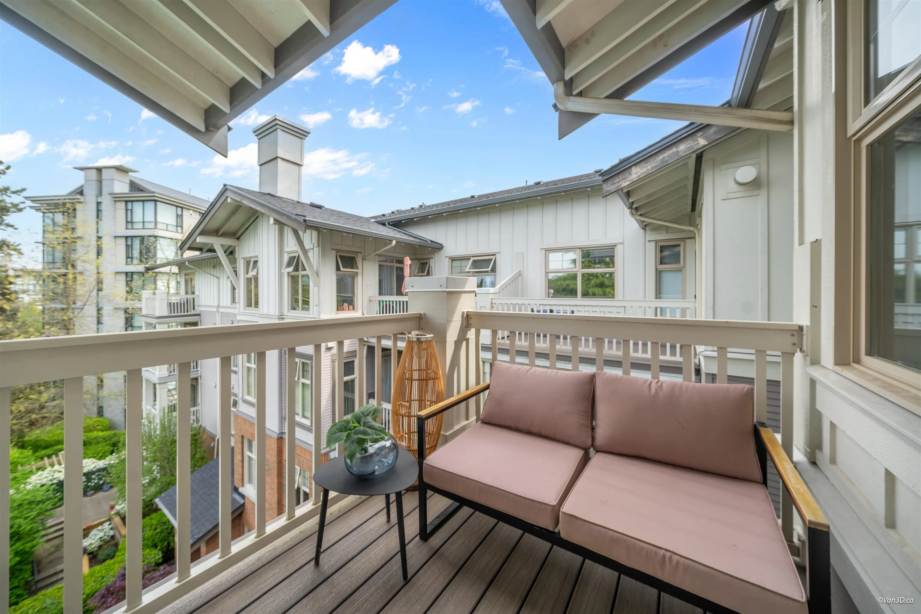 4883 Maclure Mews #404