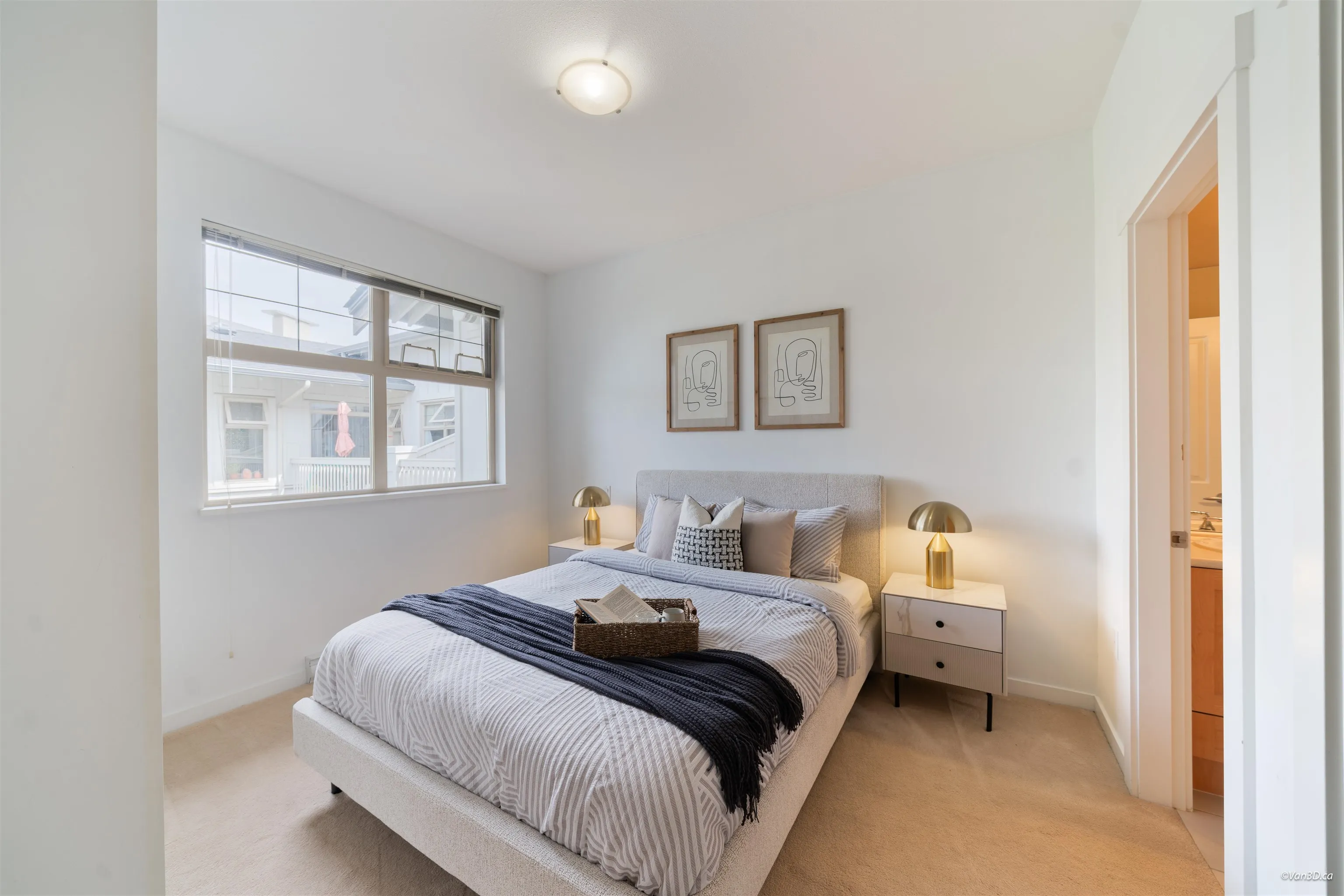 4883 Maclure Mews #404