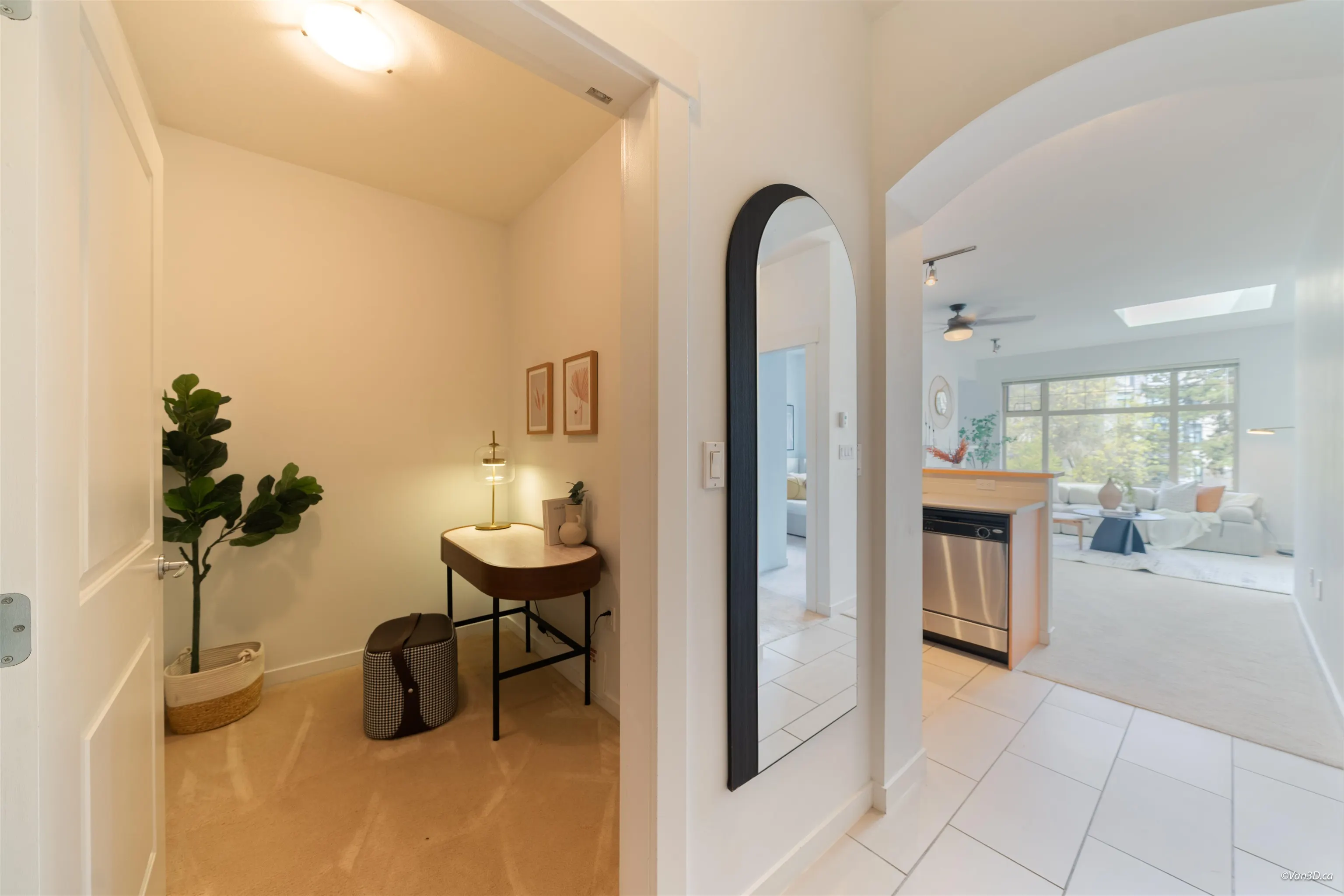 4883 Maclure Mews #404