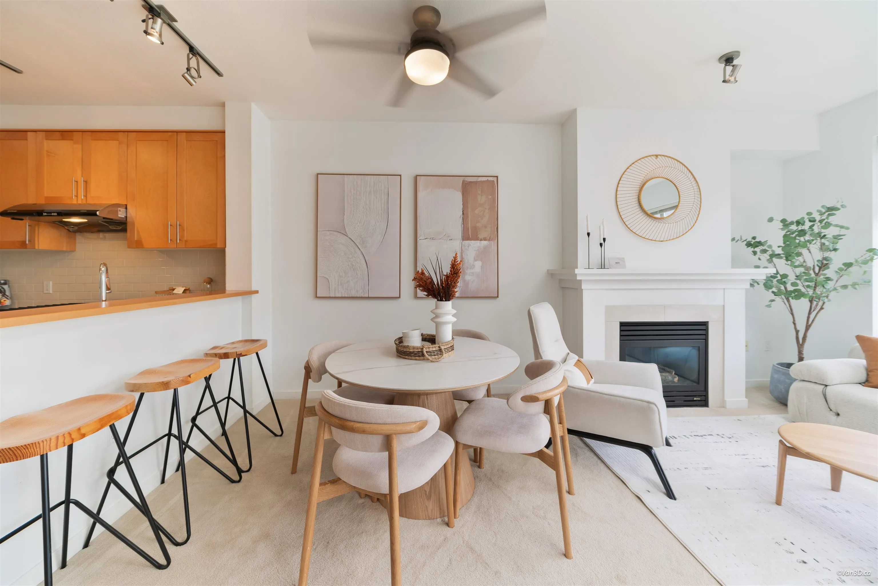 4883 Maclure Mews #404