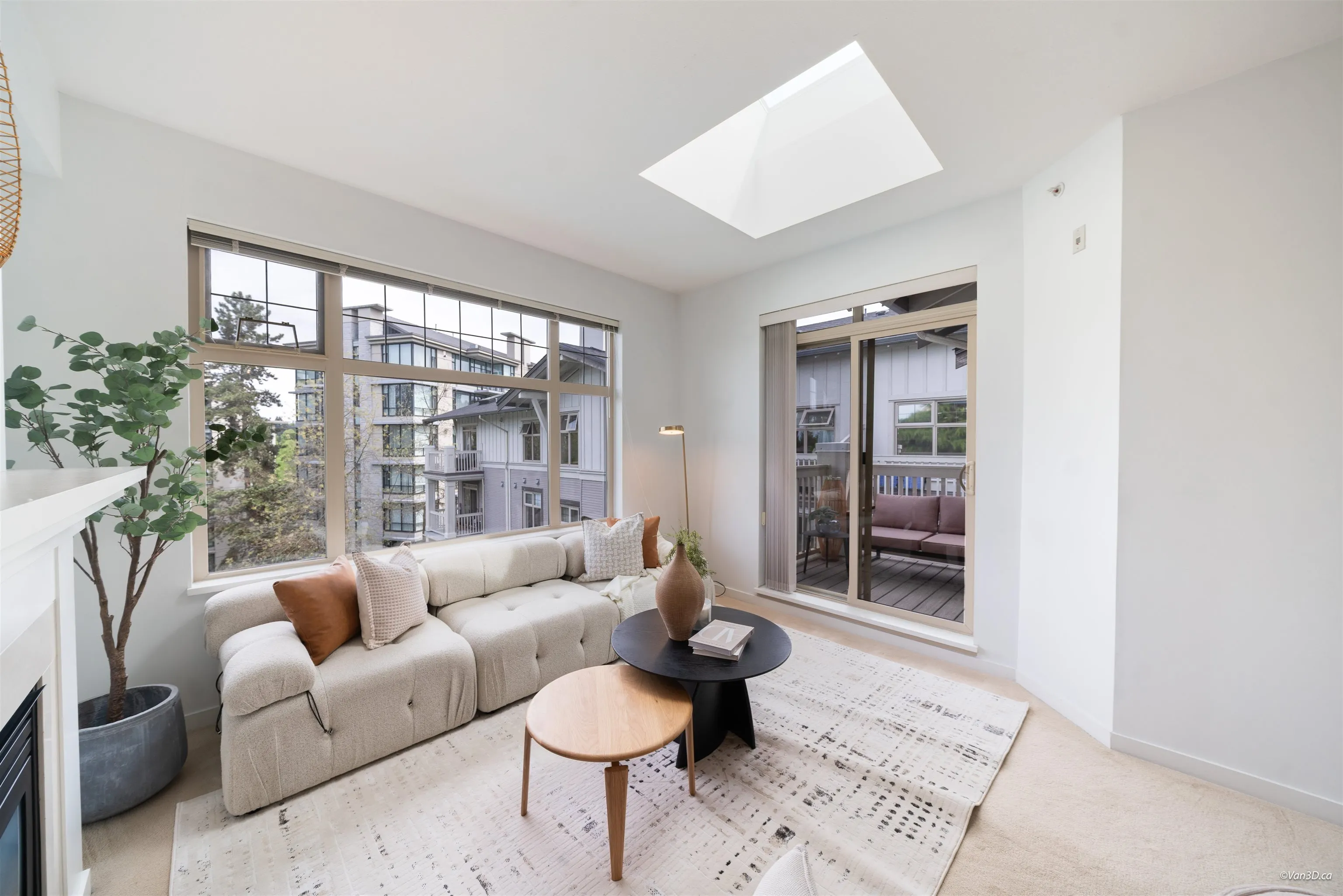4883 Maclure Mews #404