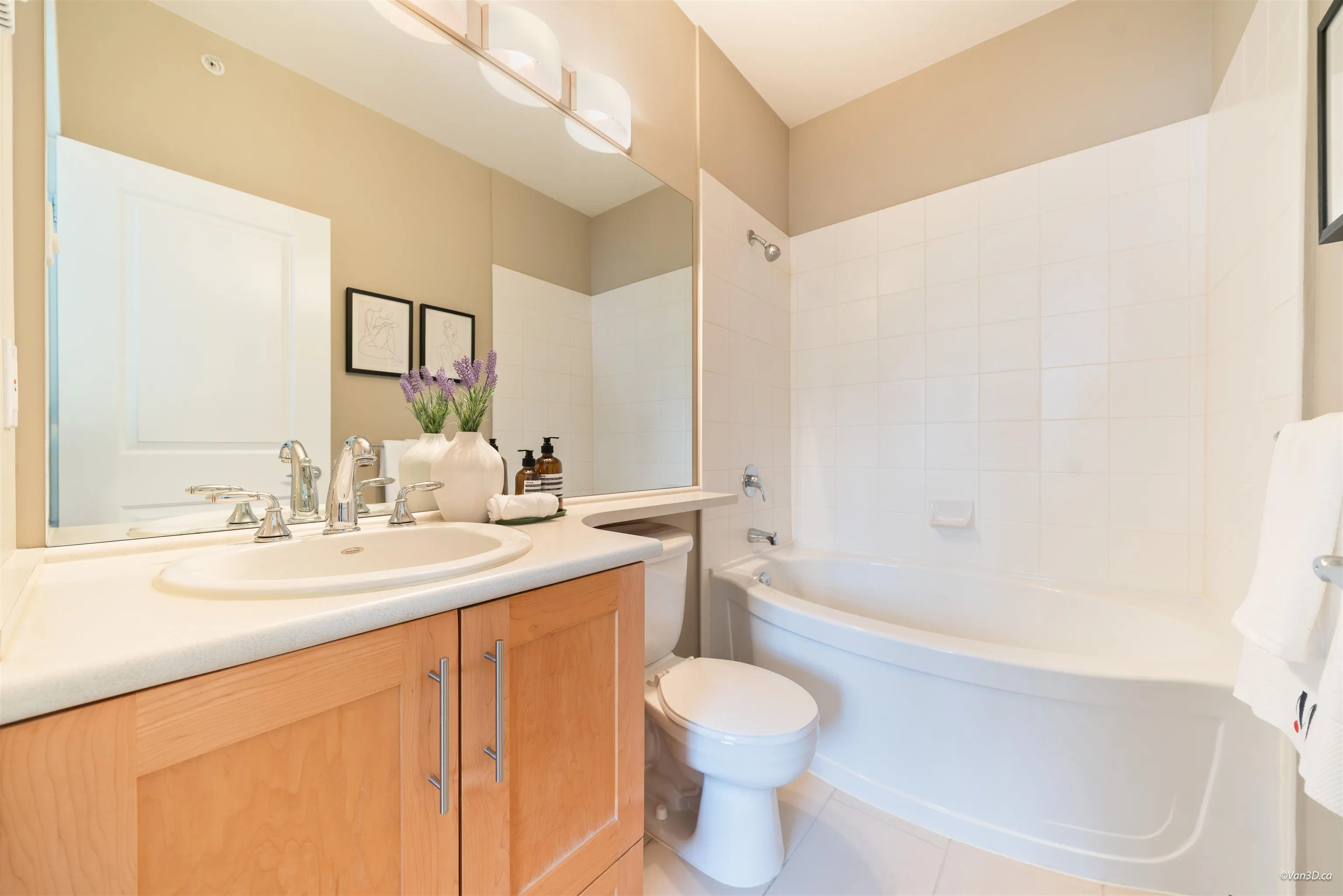 4883 Maclure Mews #404