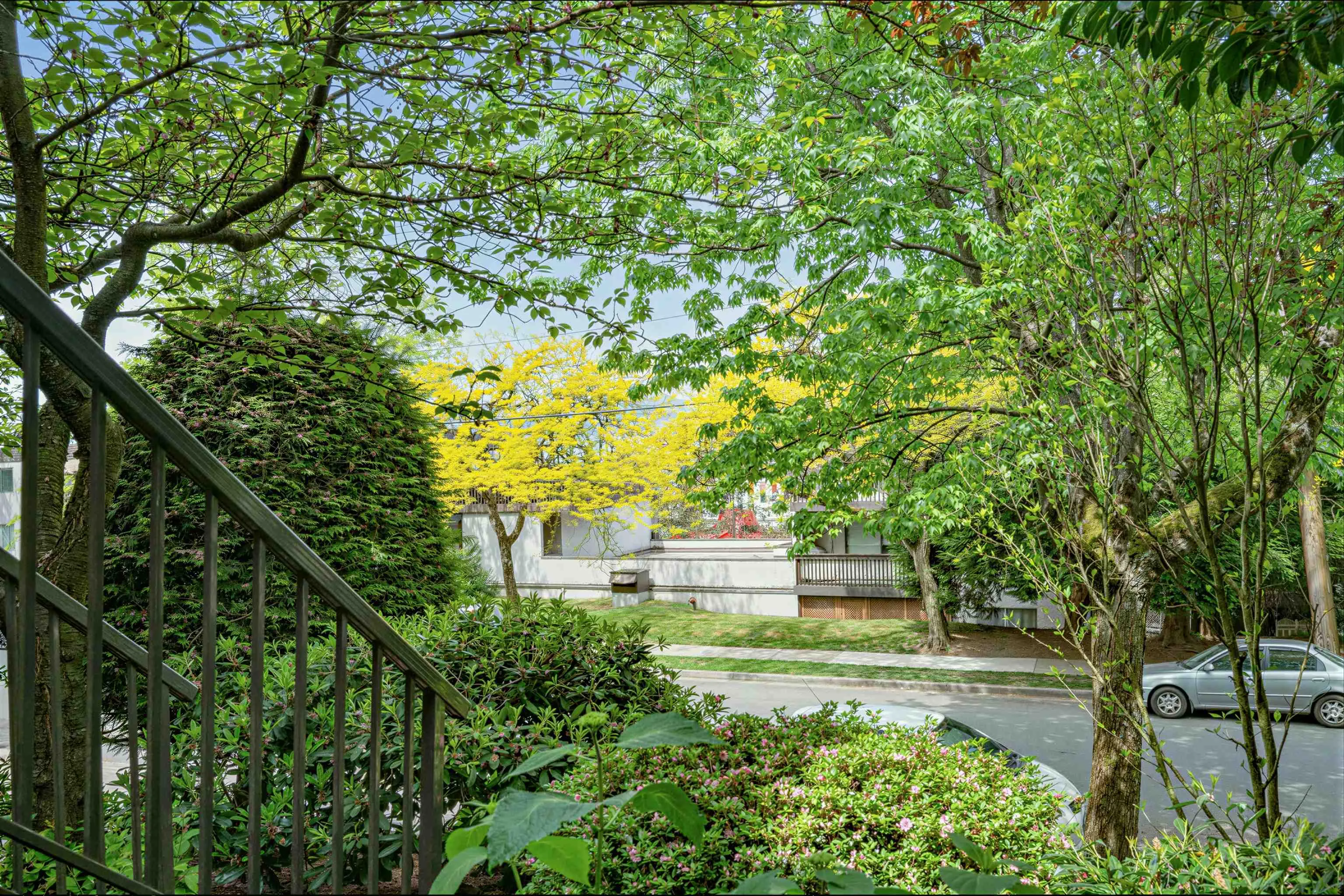588 E 5 Avenue #111