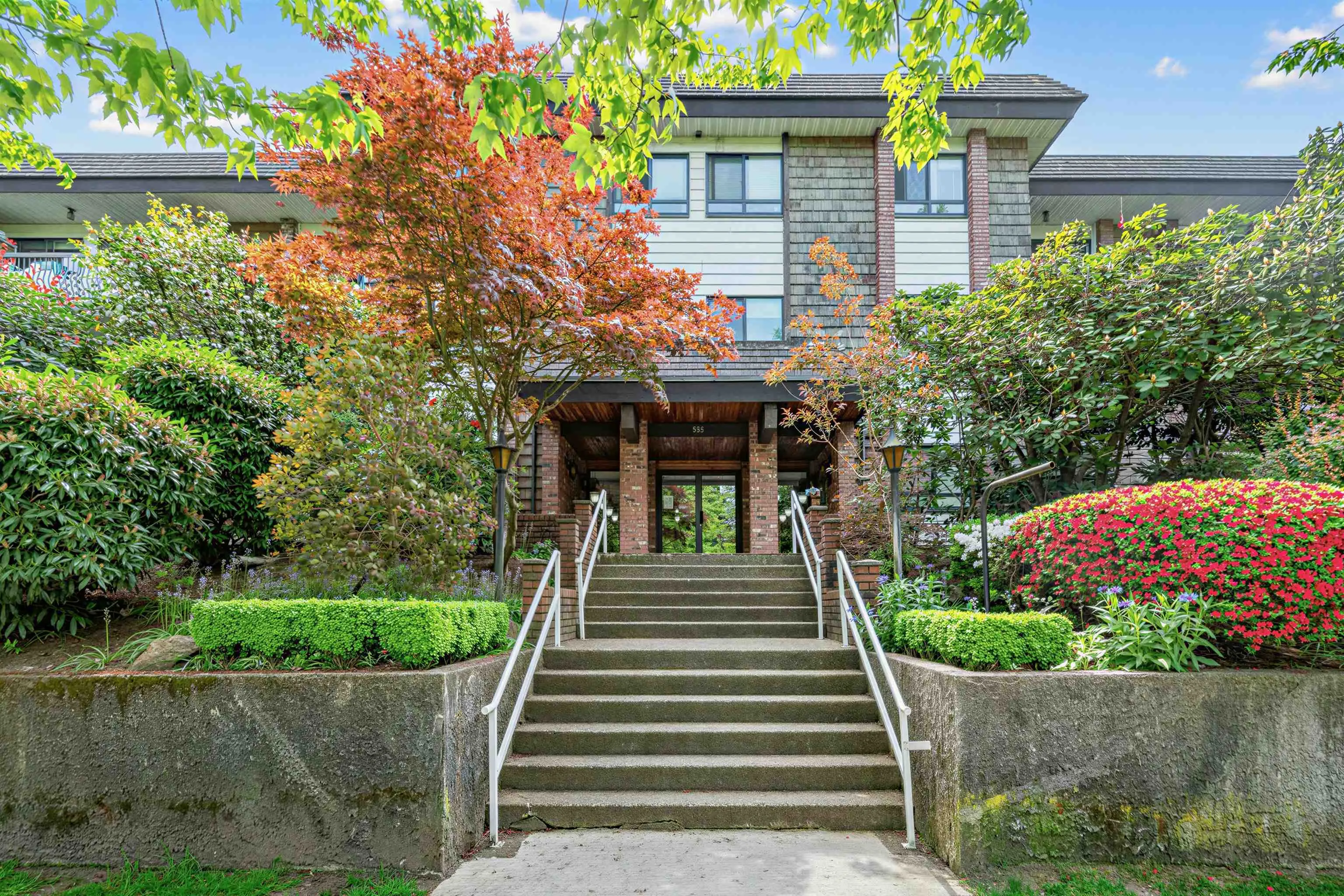 588 E 5 Avenue #111