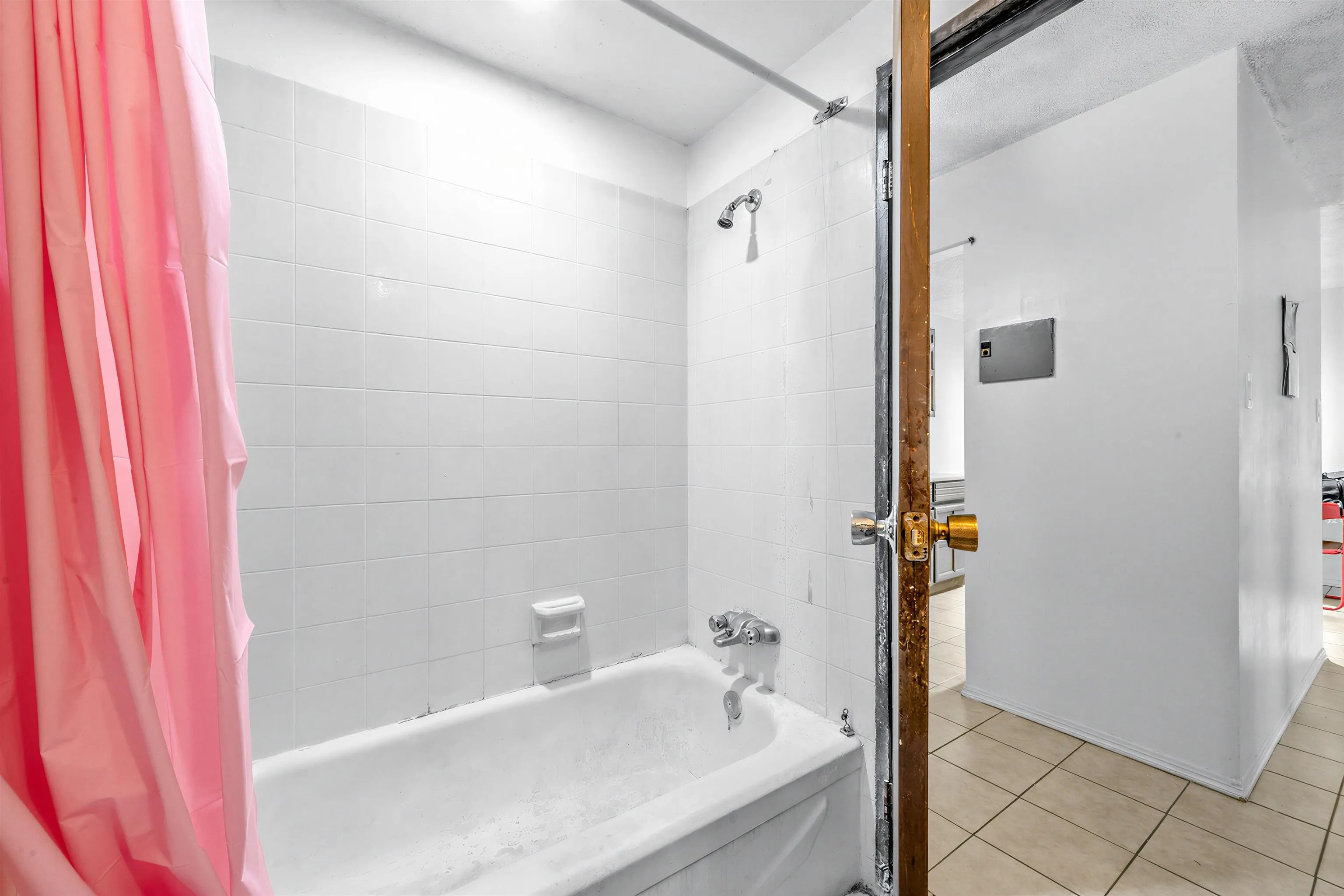 588 E 5 Avenue #111