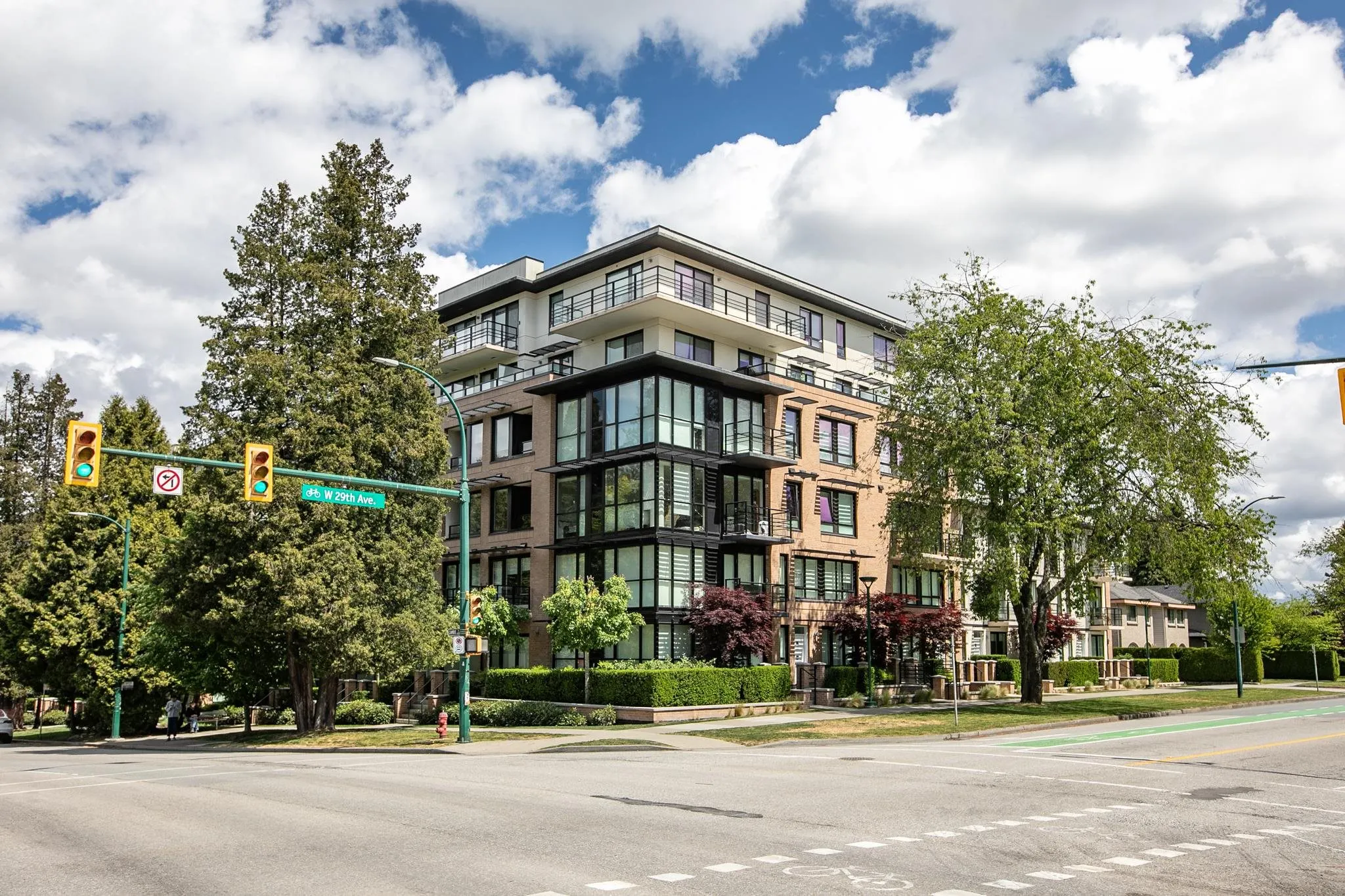 4488 Cambie Street #307