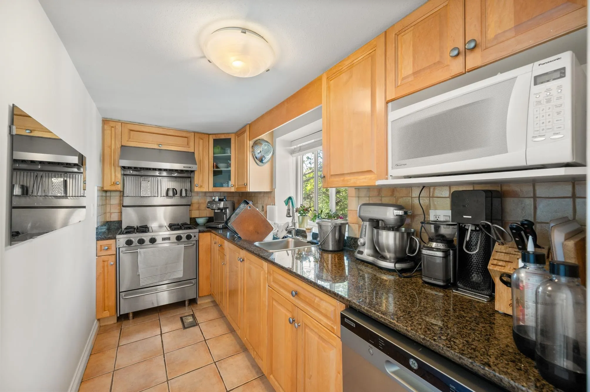 2323 W 23rd Avenue
