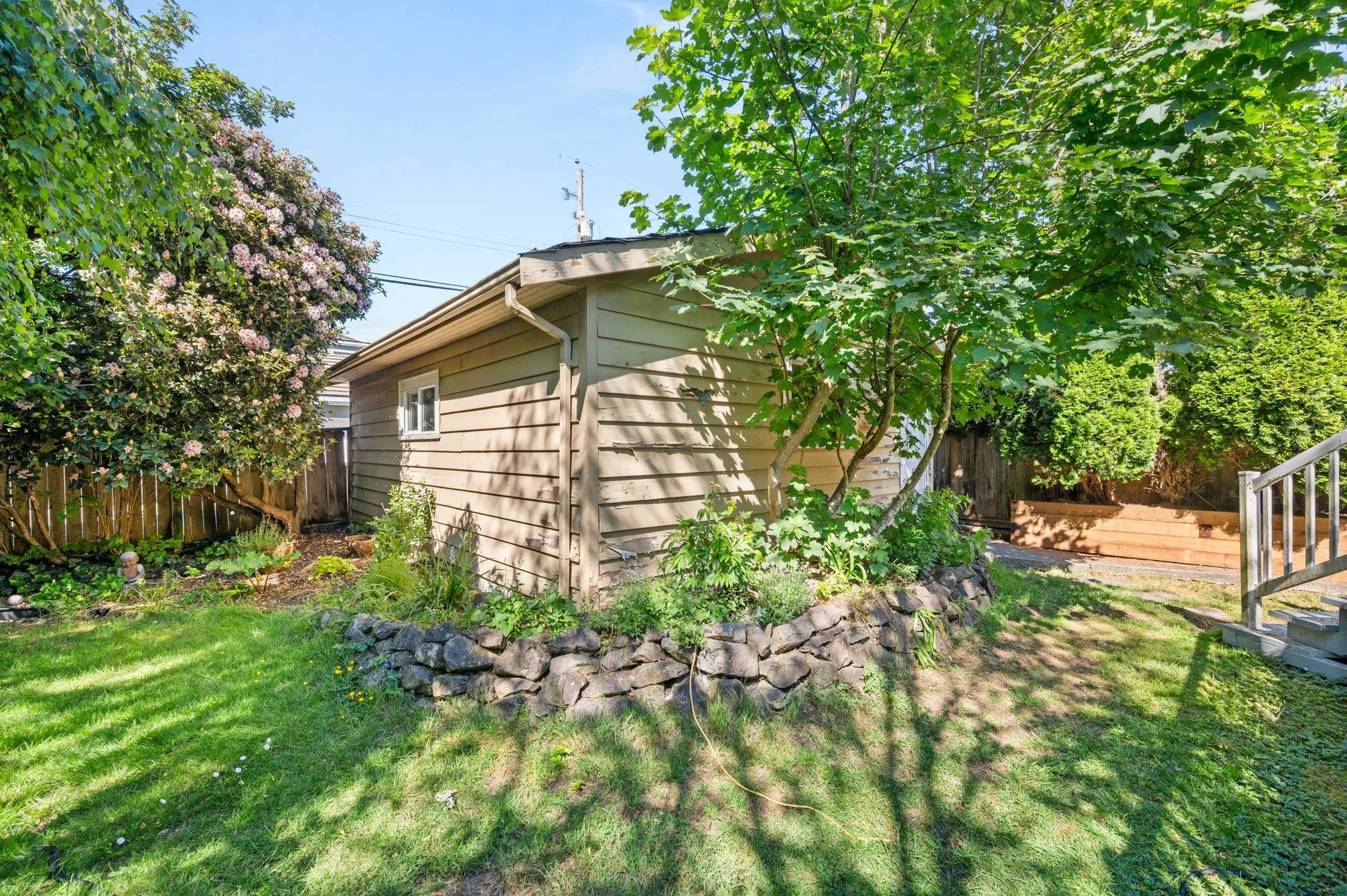 2323 W 23rd Avenue