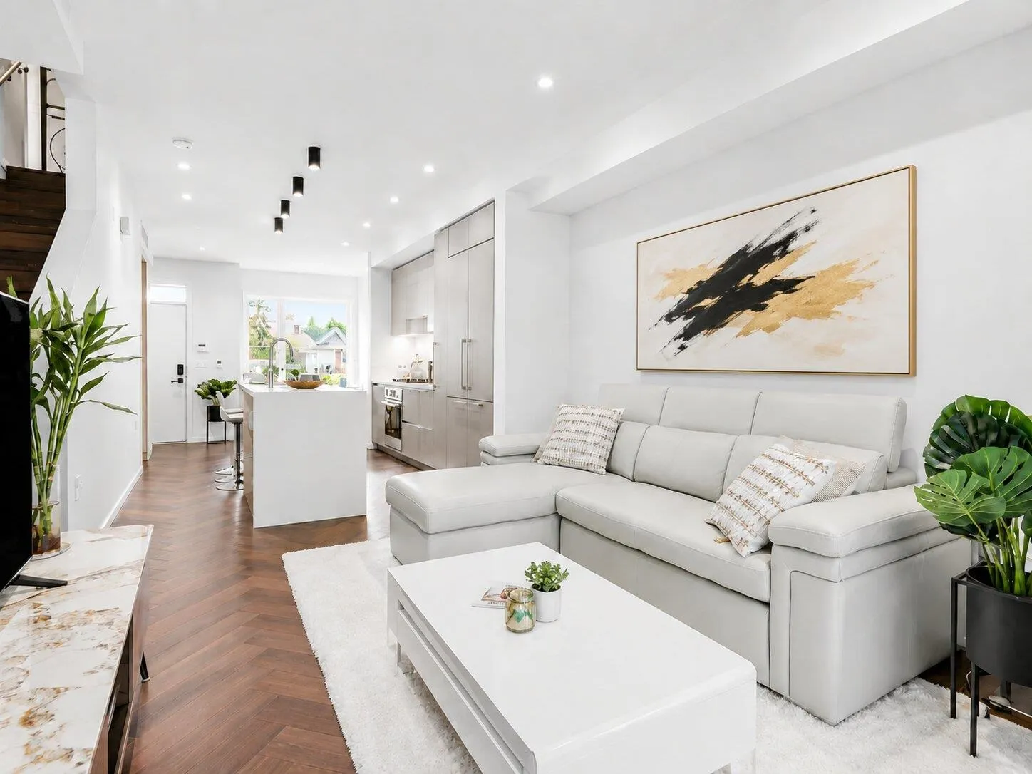 785 W 49th Avenue #153
