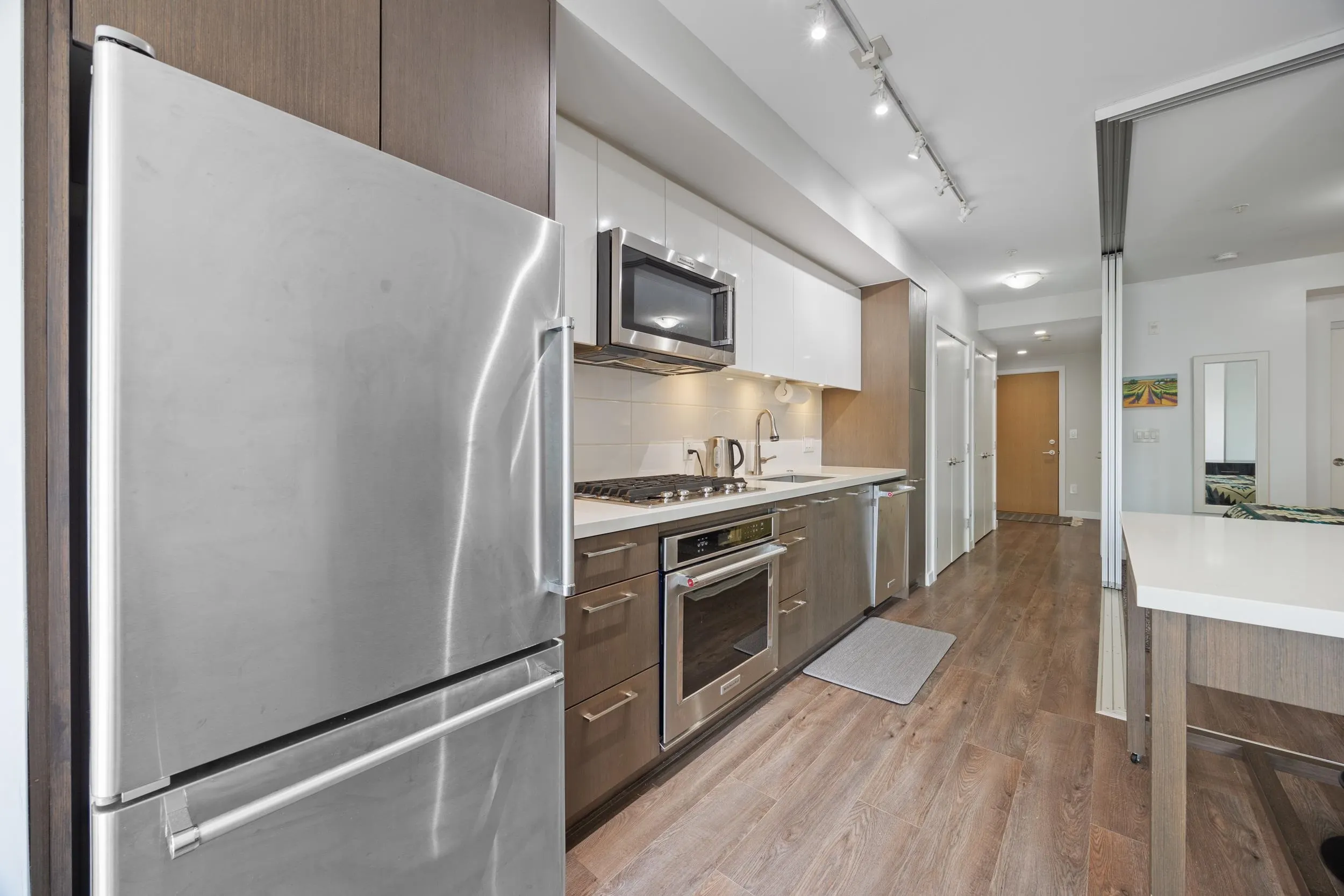 384 E 1st Avenue #619