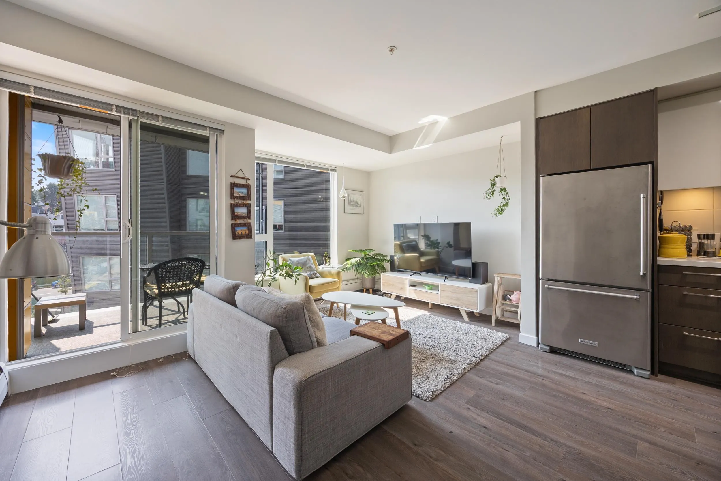 384 E 1st Avenue #619