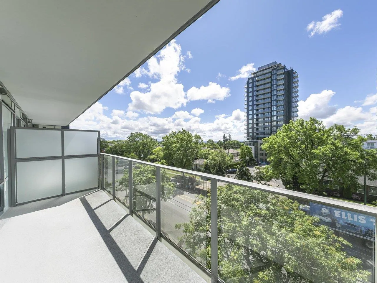 5693 Elizabeth Street #402