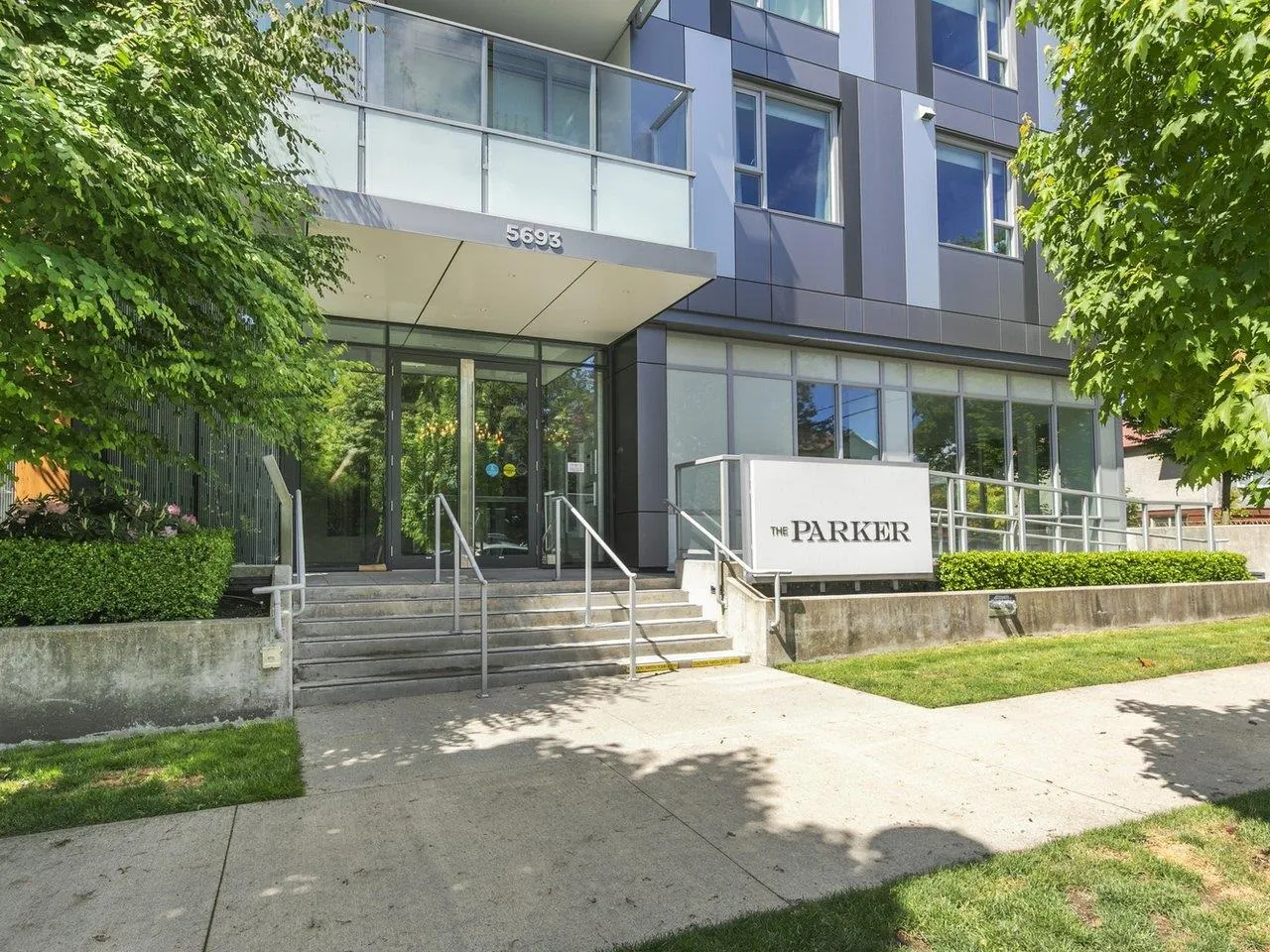 5693 Elizabeth Street #402