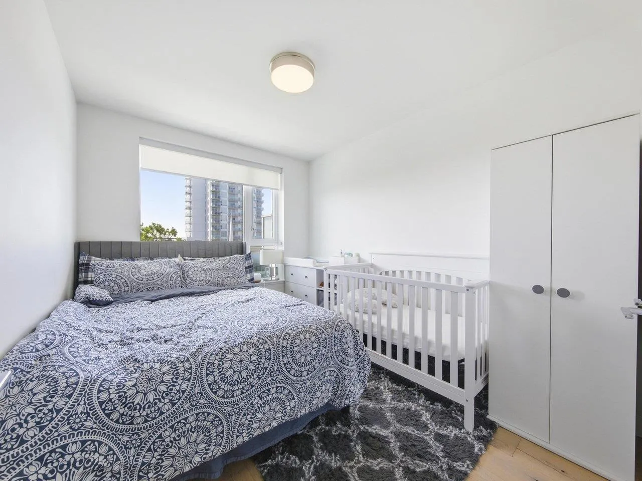 5693 Elizabeth Street #402