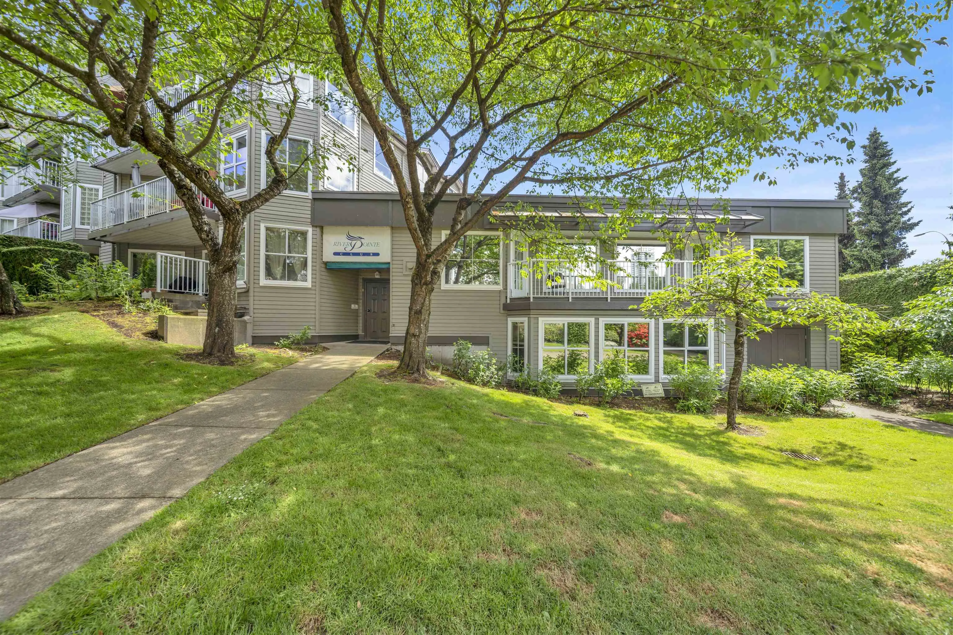 15160 108 Avenue #308