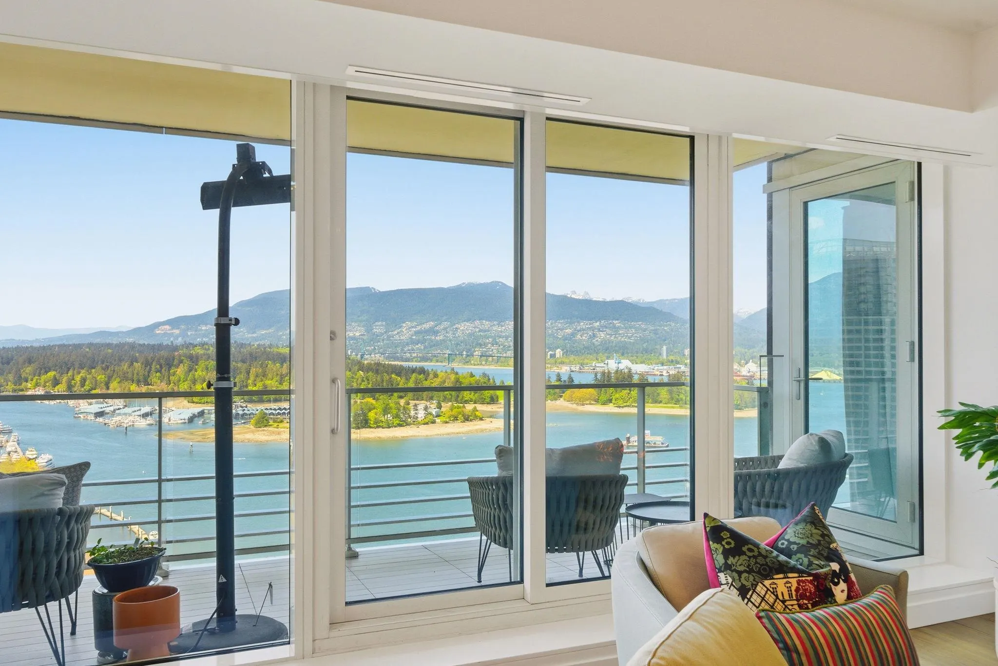 1011 W Cordova Street #2908