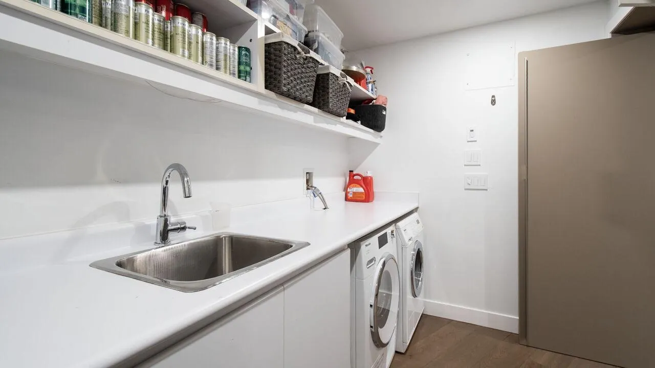 1011 W Cordova Street #2908