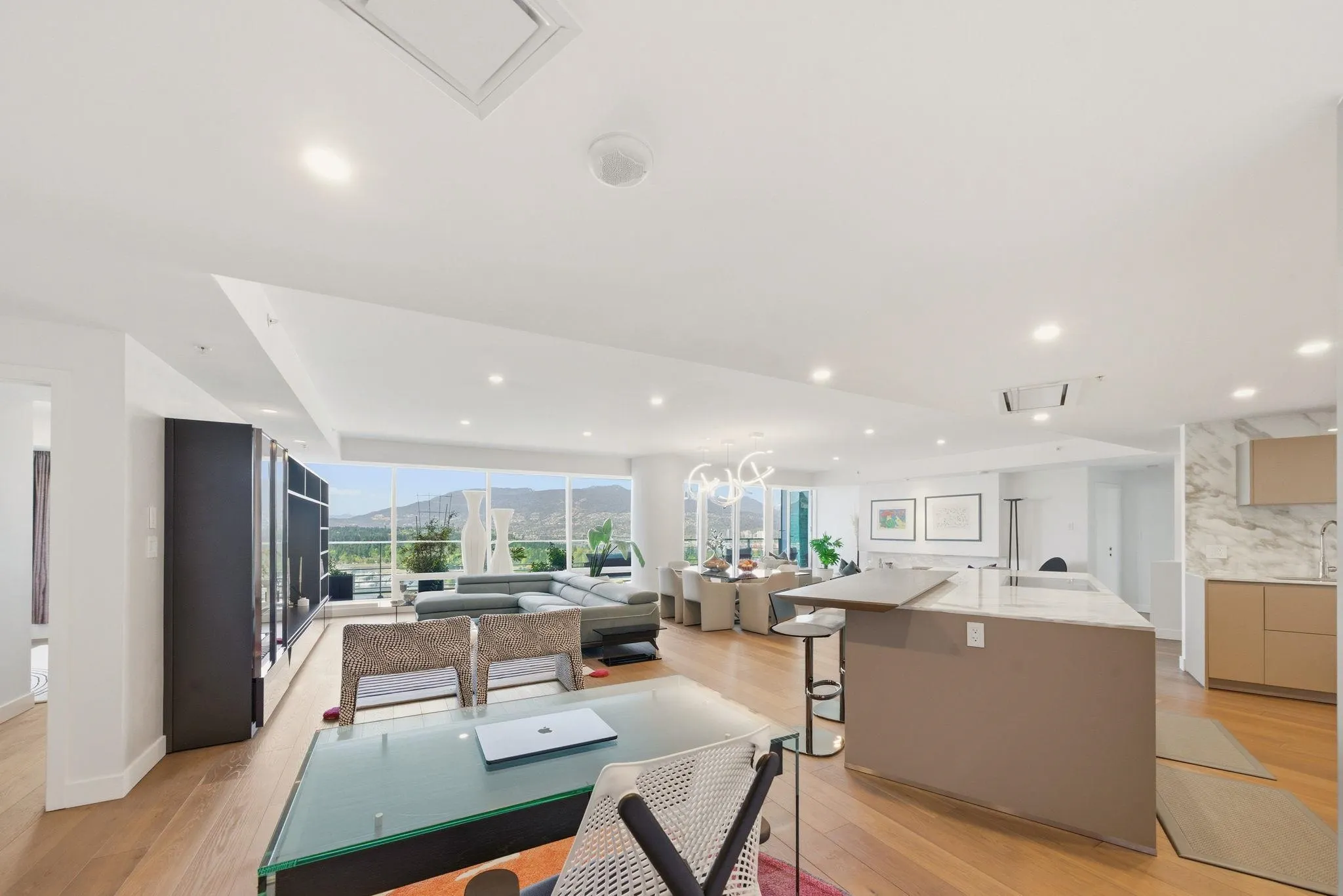1011 W Cordova Street #2908