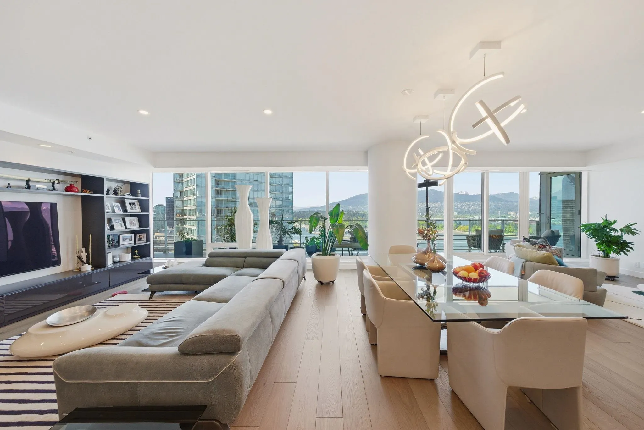 1011 W Cordova Street #2908