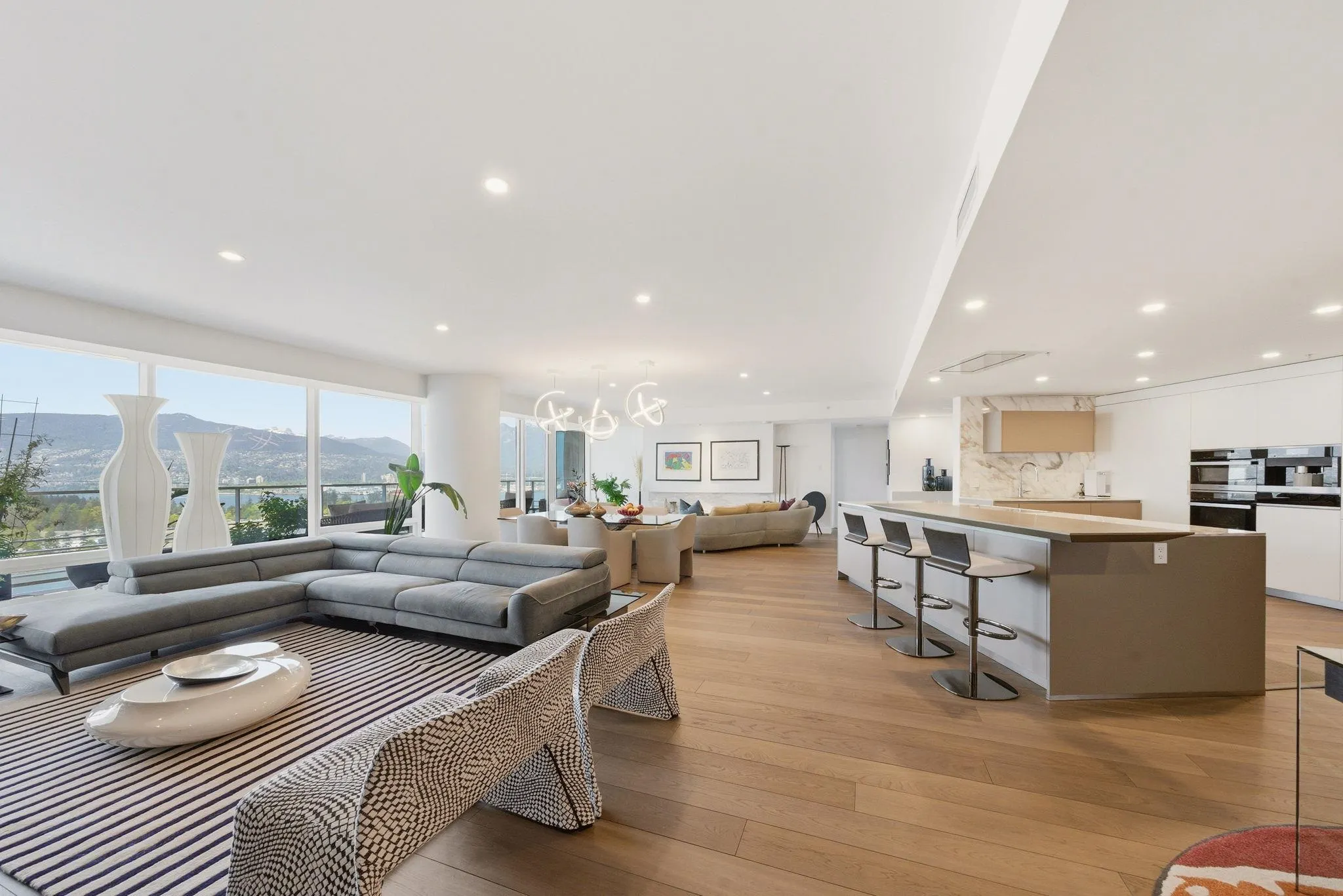 1011 W Cordova Street #2908