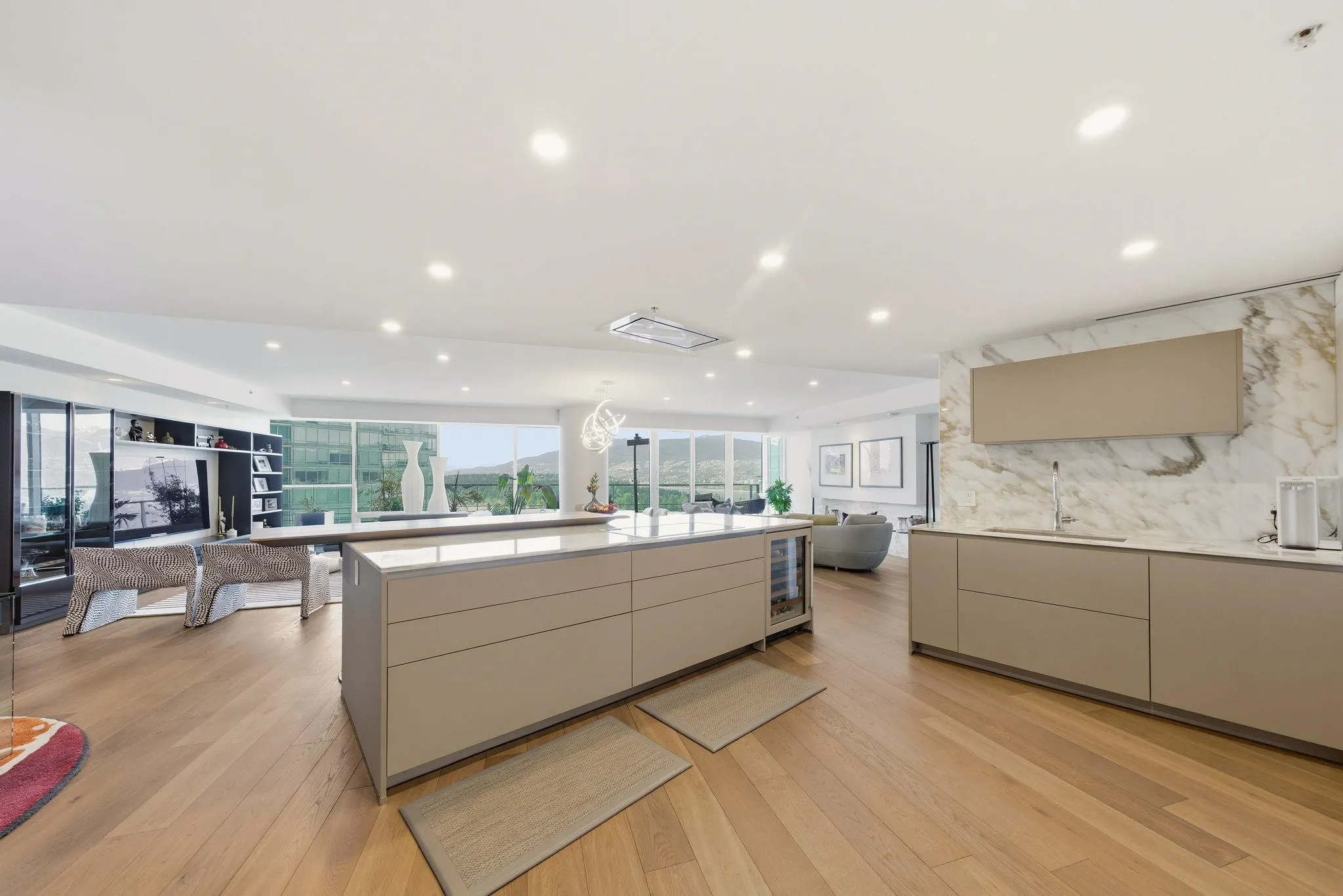 1011 W Cordova Street #2908