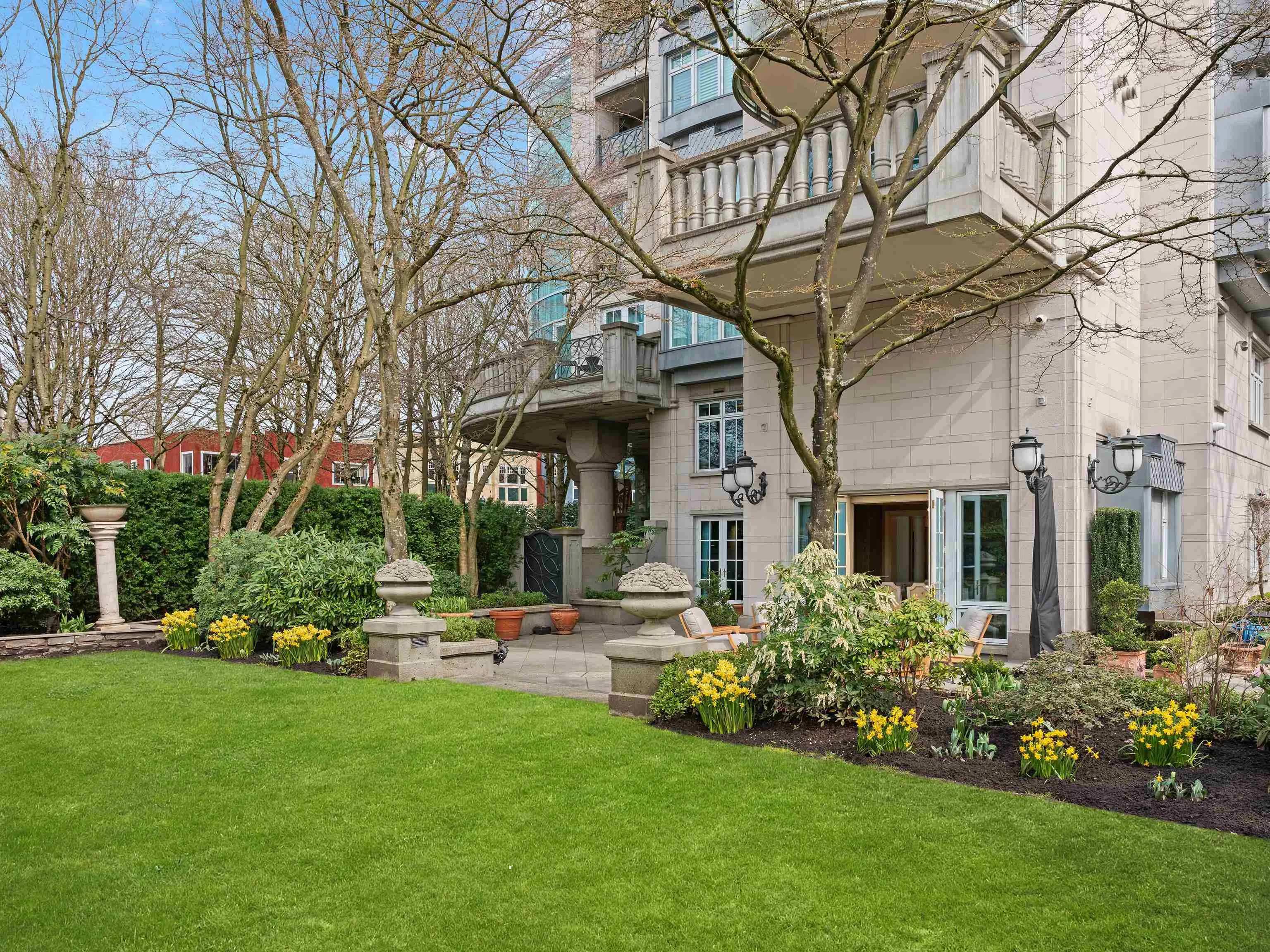1596 W 14th Avenue #1B