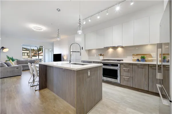 625 E 3rd Street #306