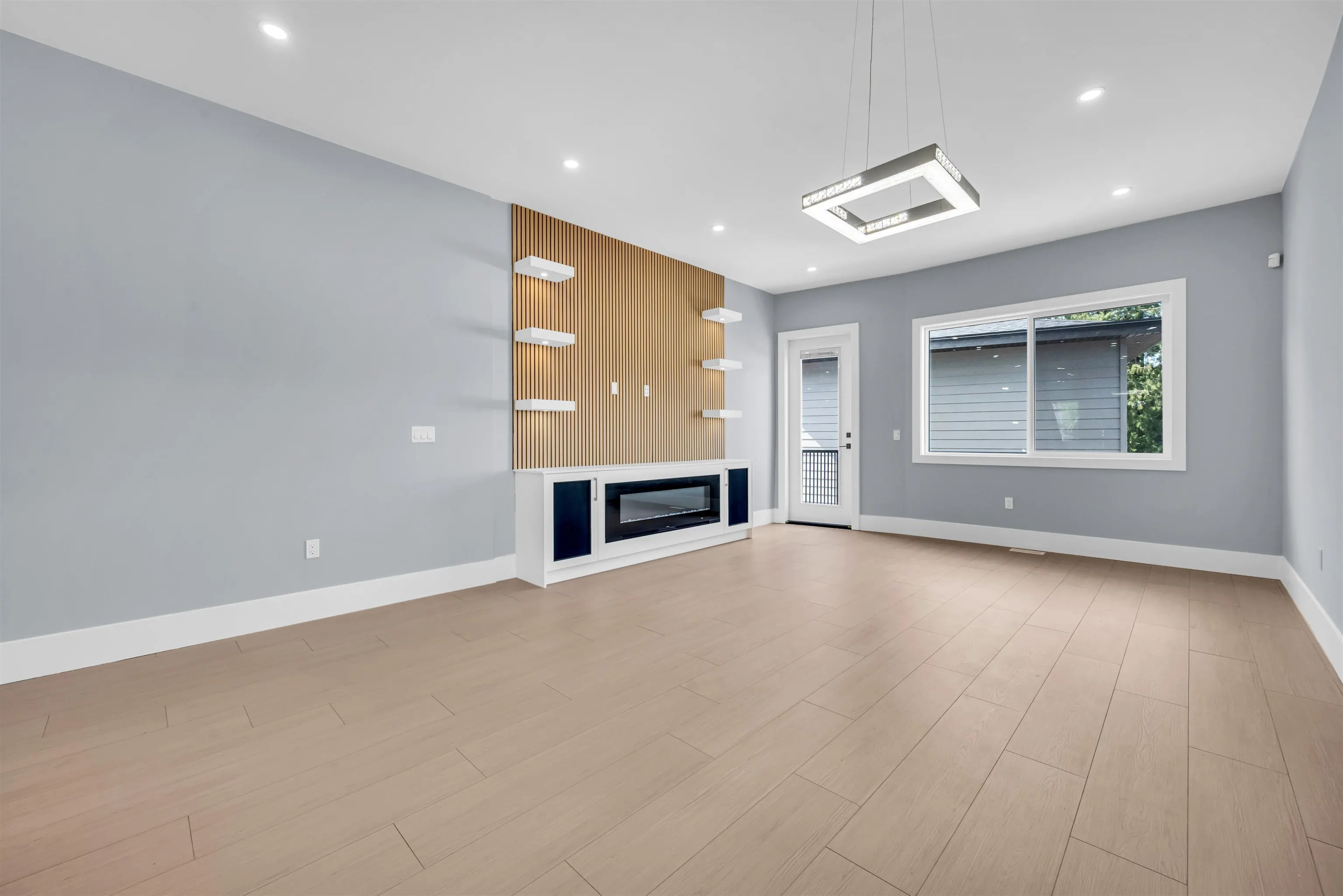 13661 59 Avenue #102