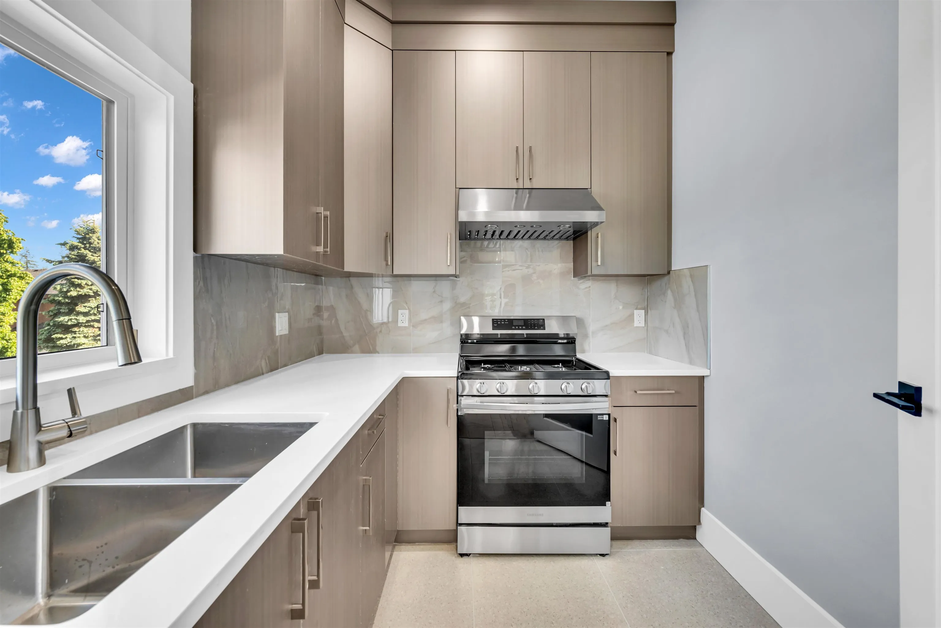 13661 59 Avenue #102