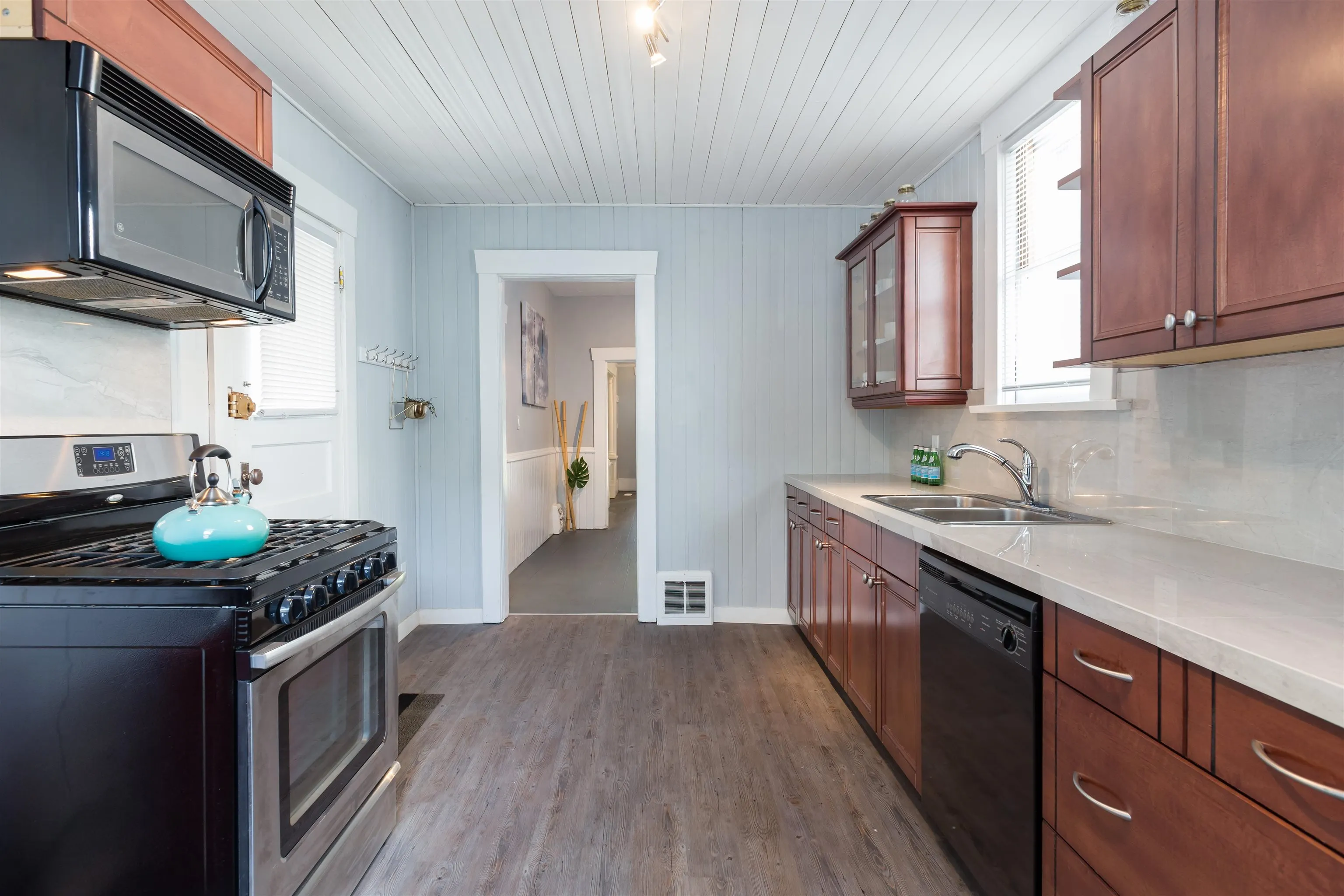 136 W 12th Avenue