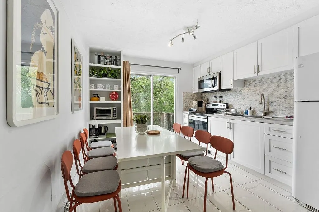 136 W 12th Avenue