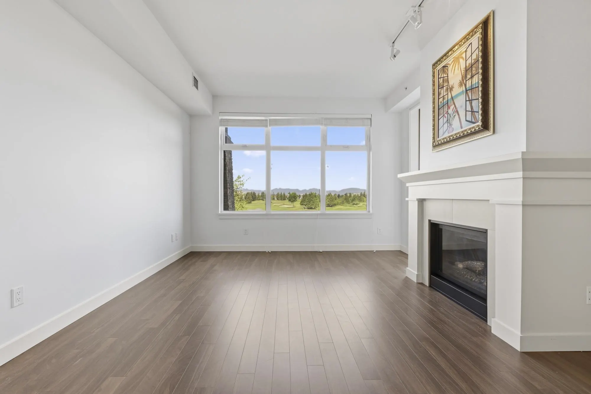5055 Springs Boulevard #206