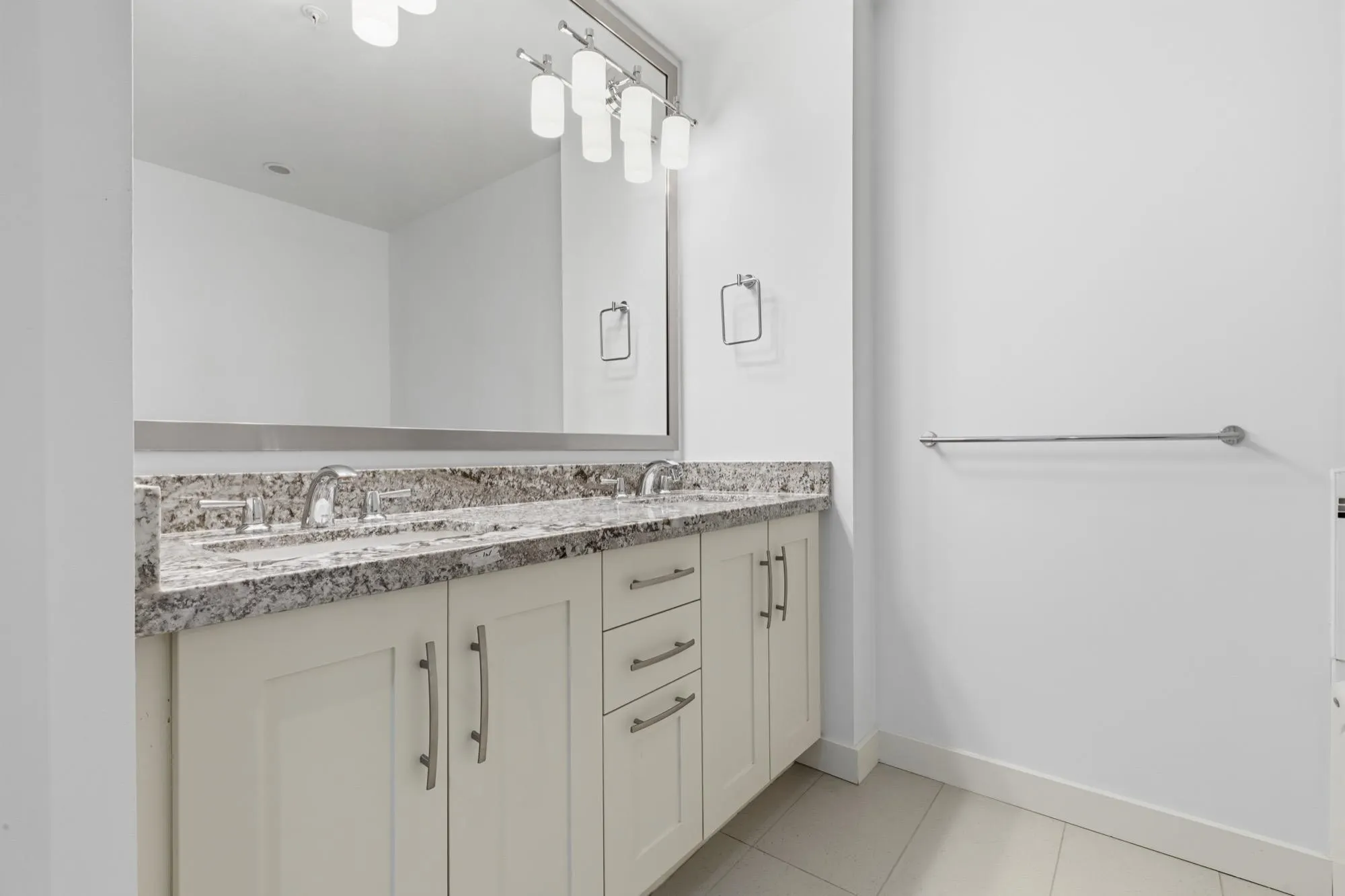 5055 Springs Boulevard #206
