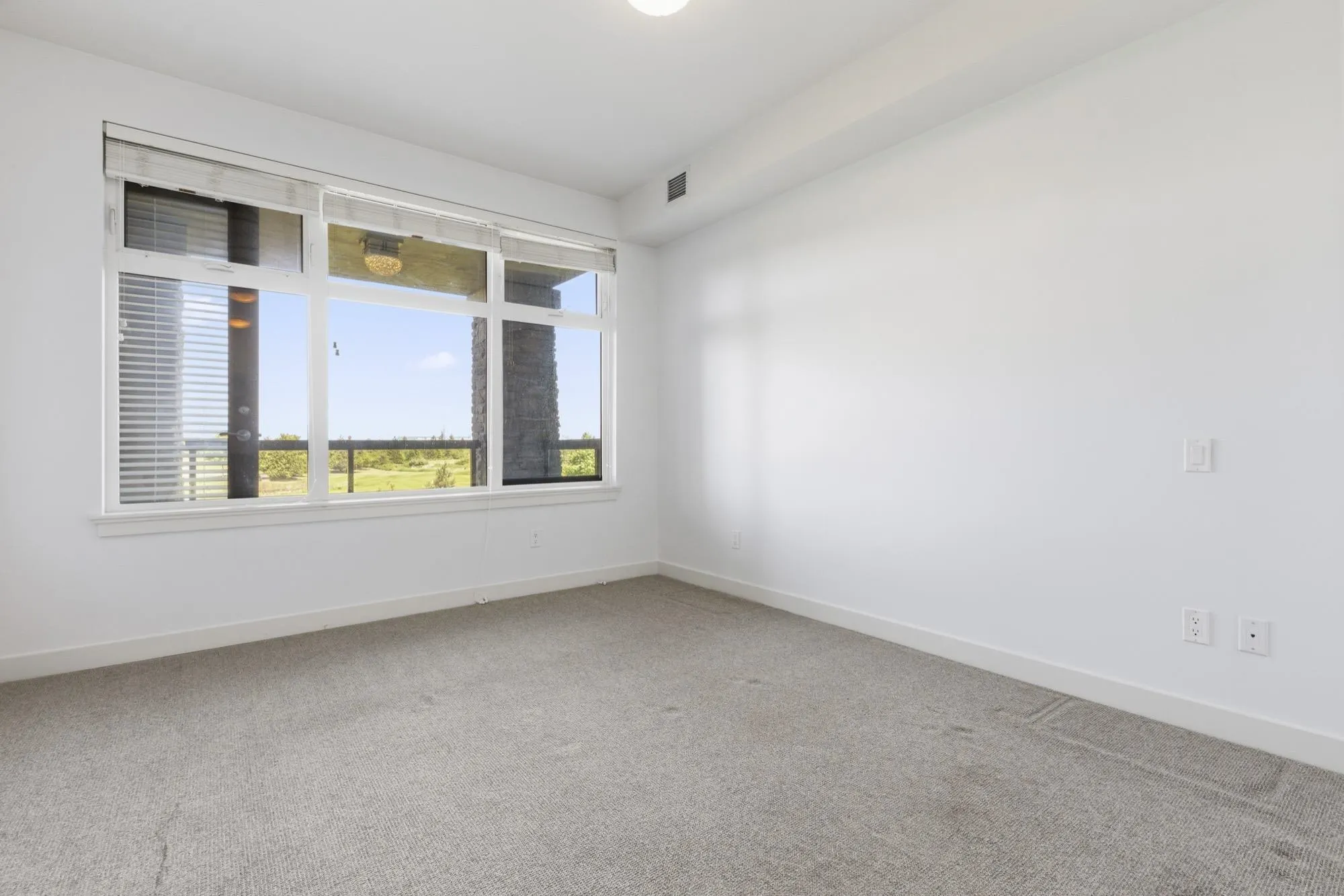 5055 Springs Boulevard #206