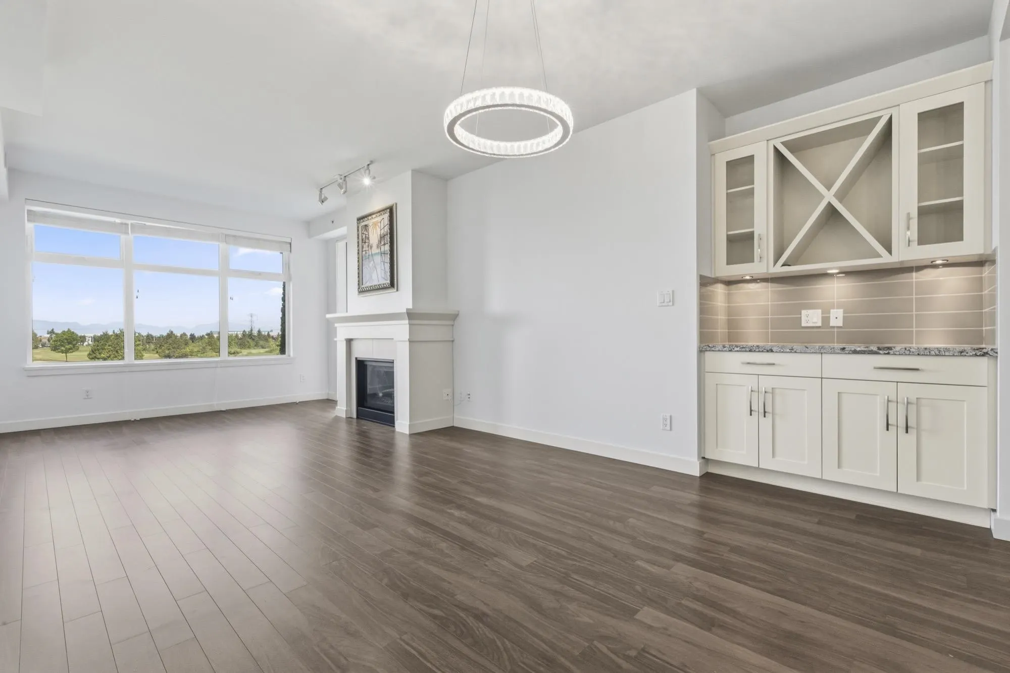 5055 Springs Boulevard #206