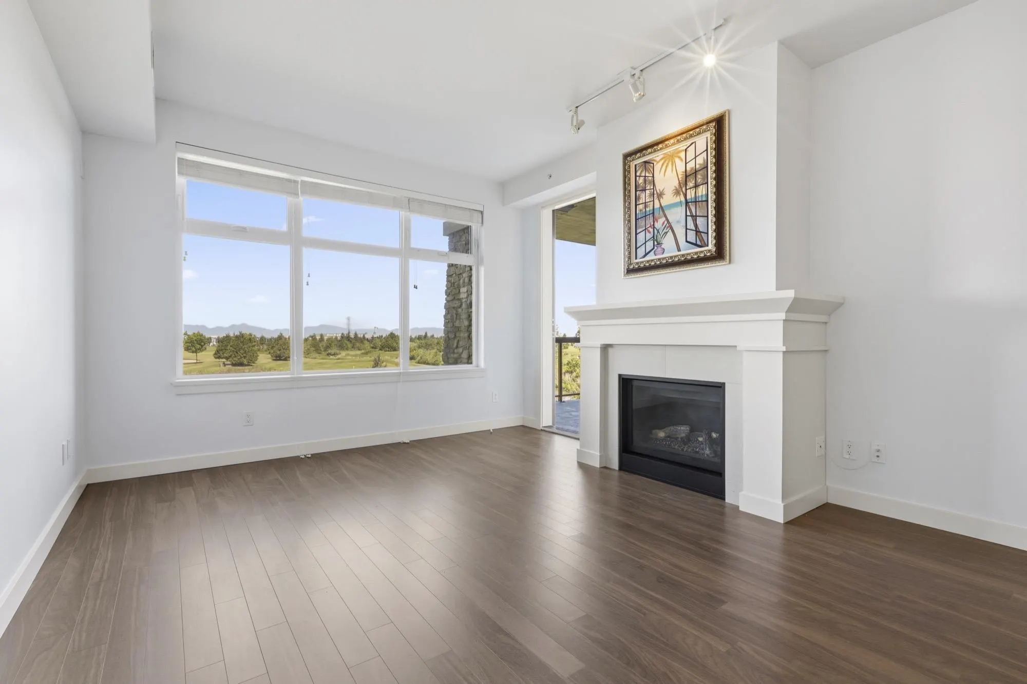 5055 Springs Boulevard #206