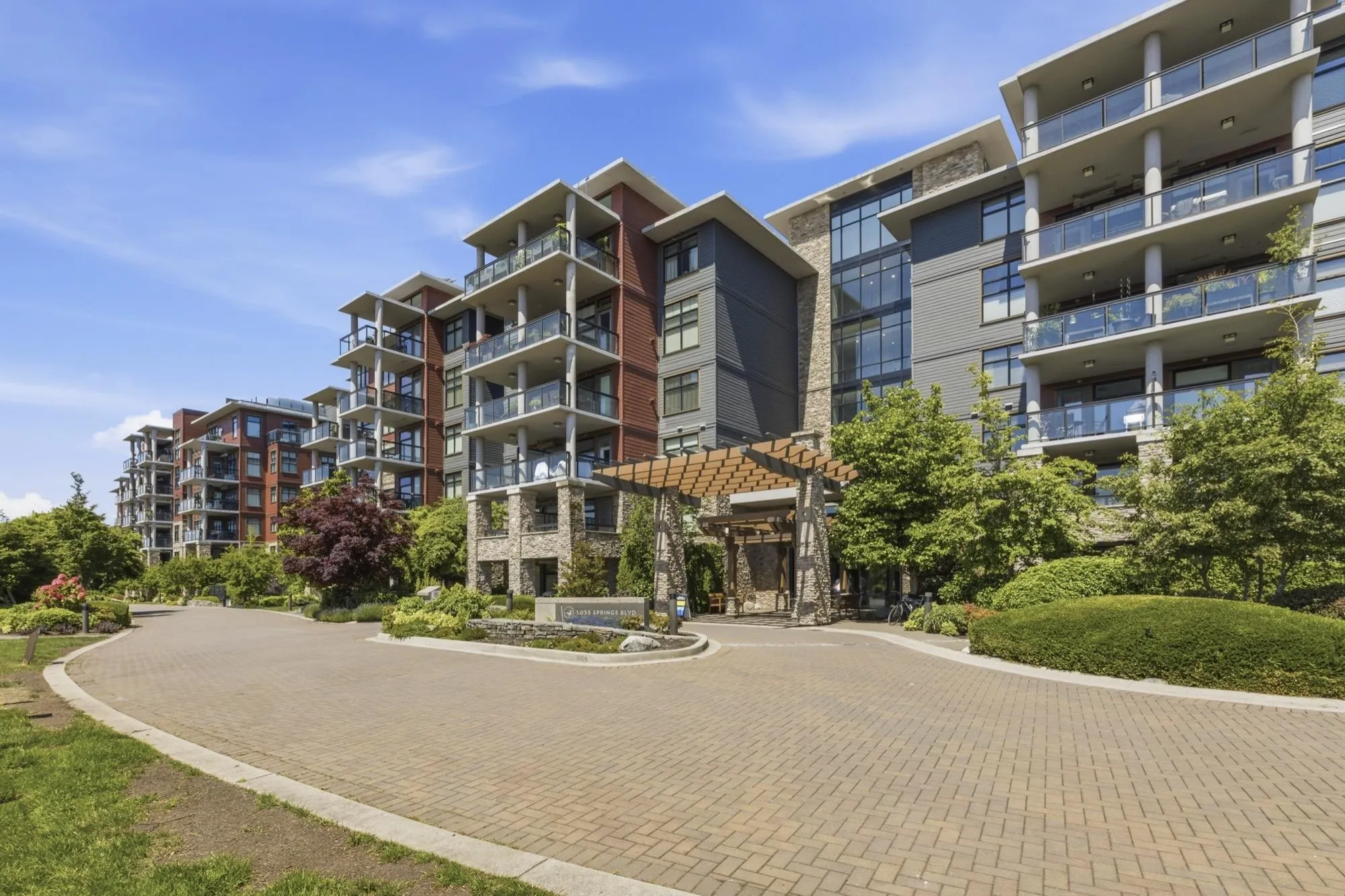 5055 Springs Boulevard #206