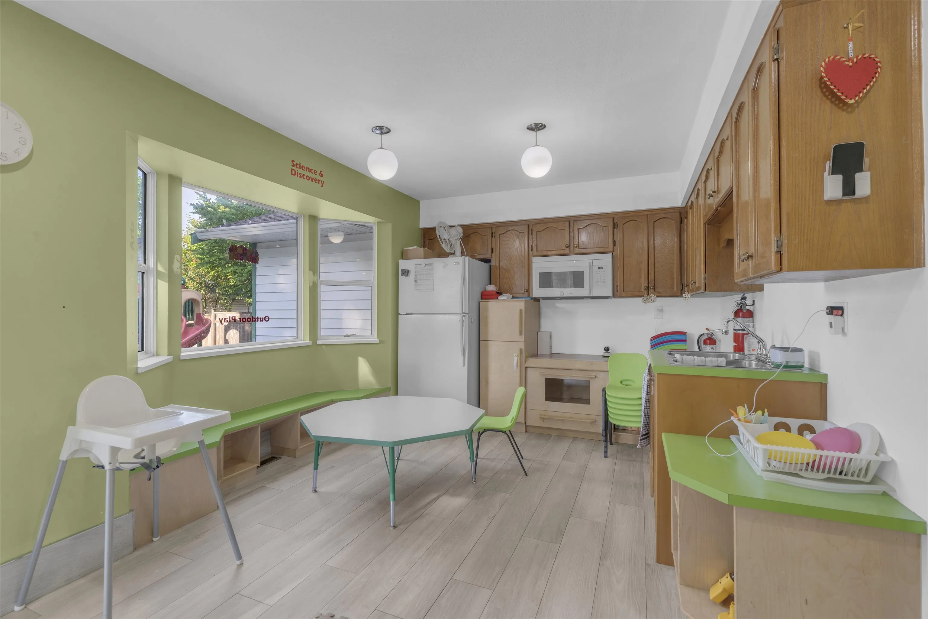 17209 62a Ave