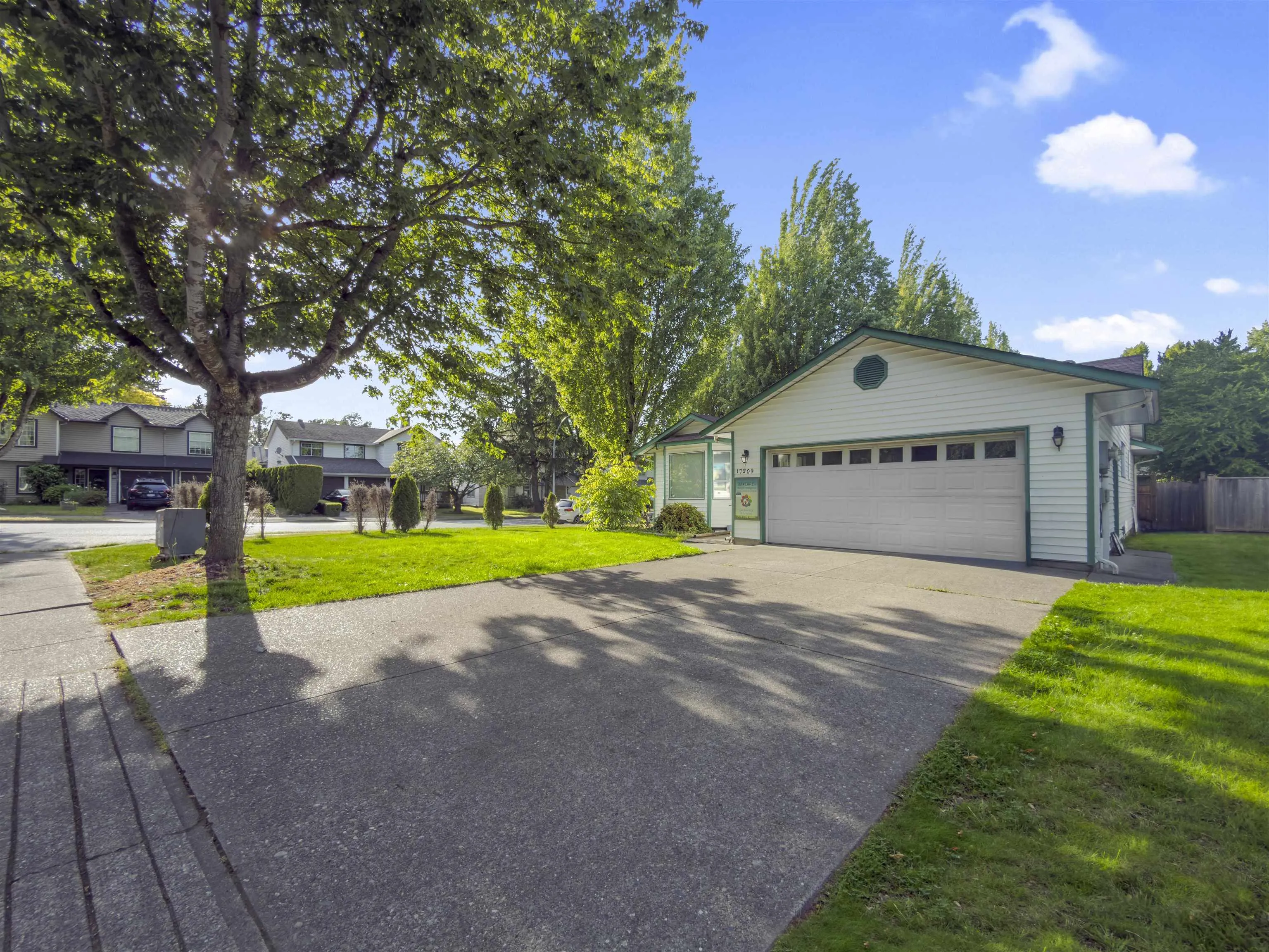 17209 62a Ave