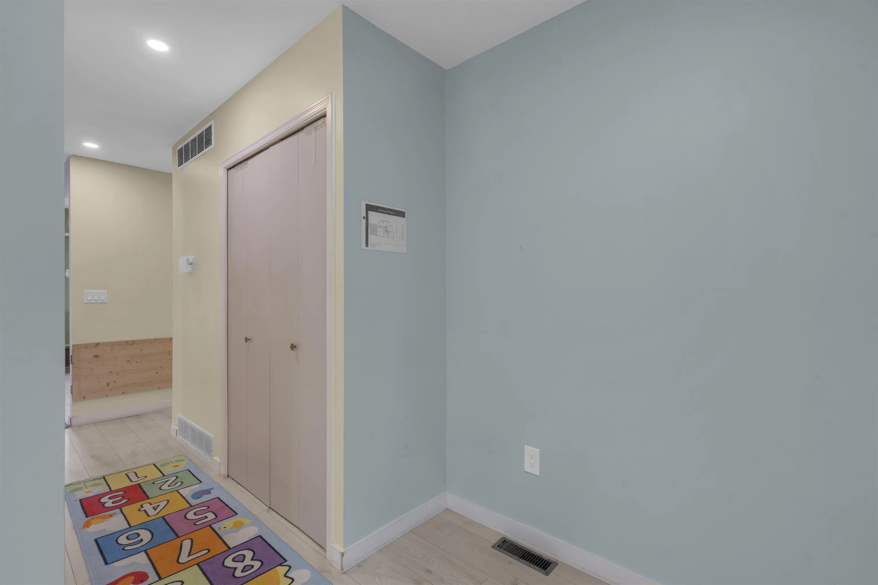 17209 62a Ave