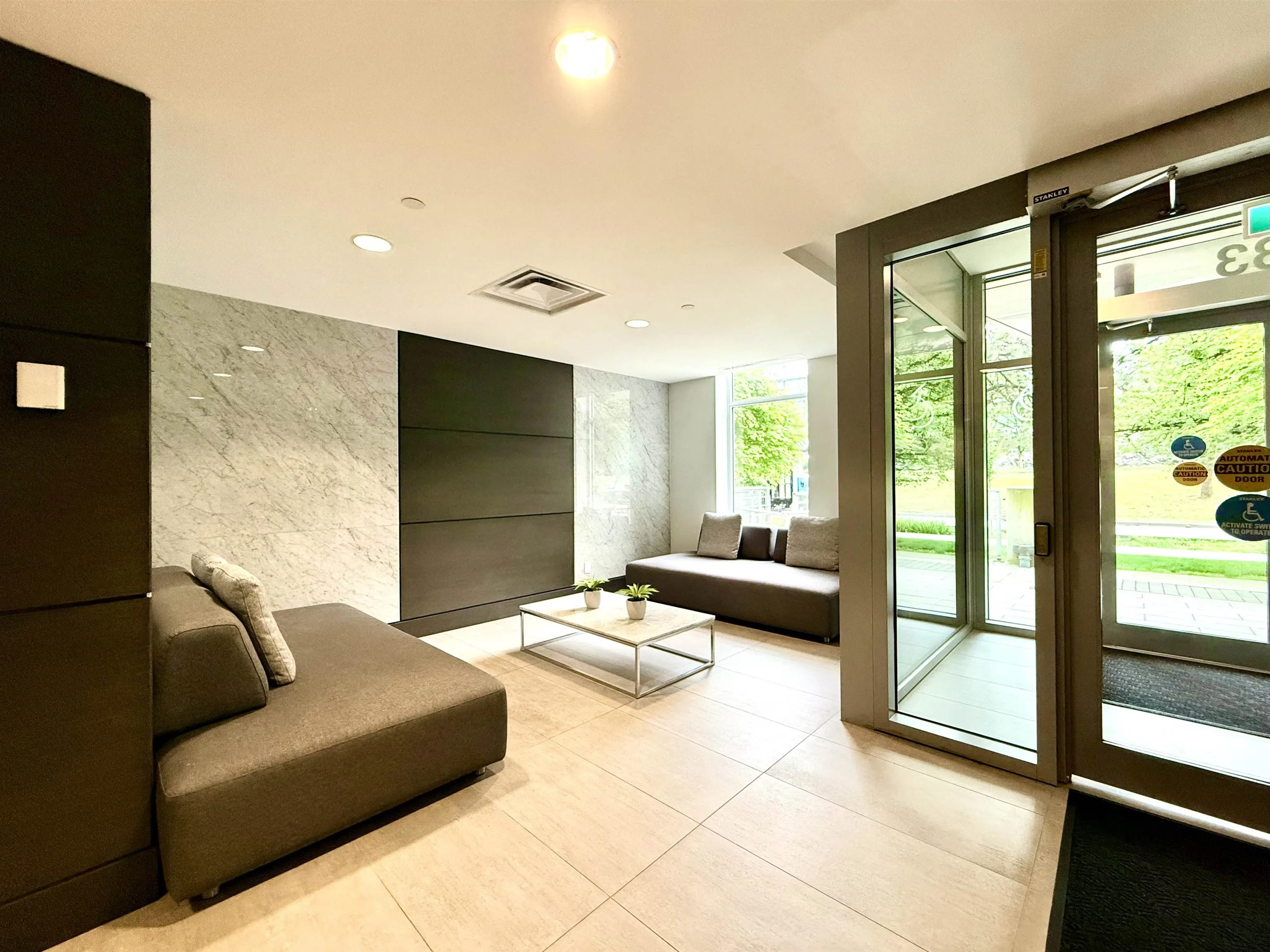 5033 Cambie Street #305
