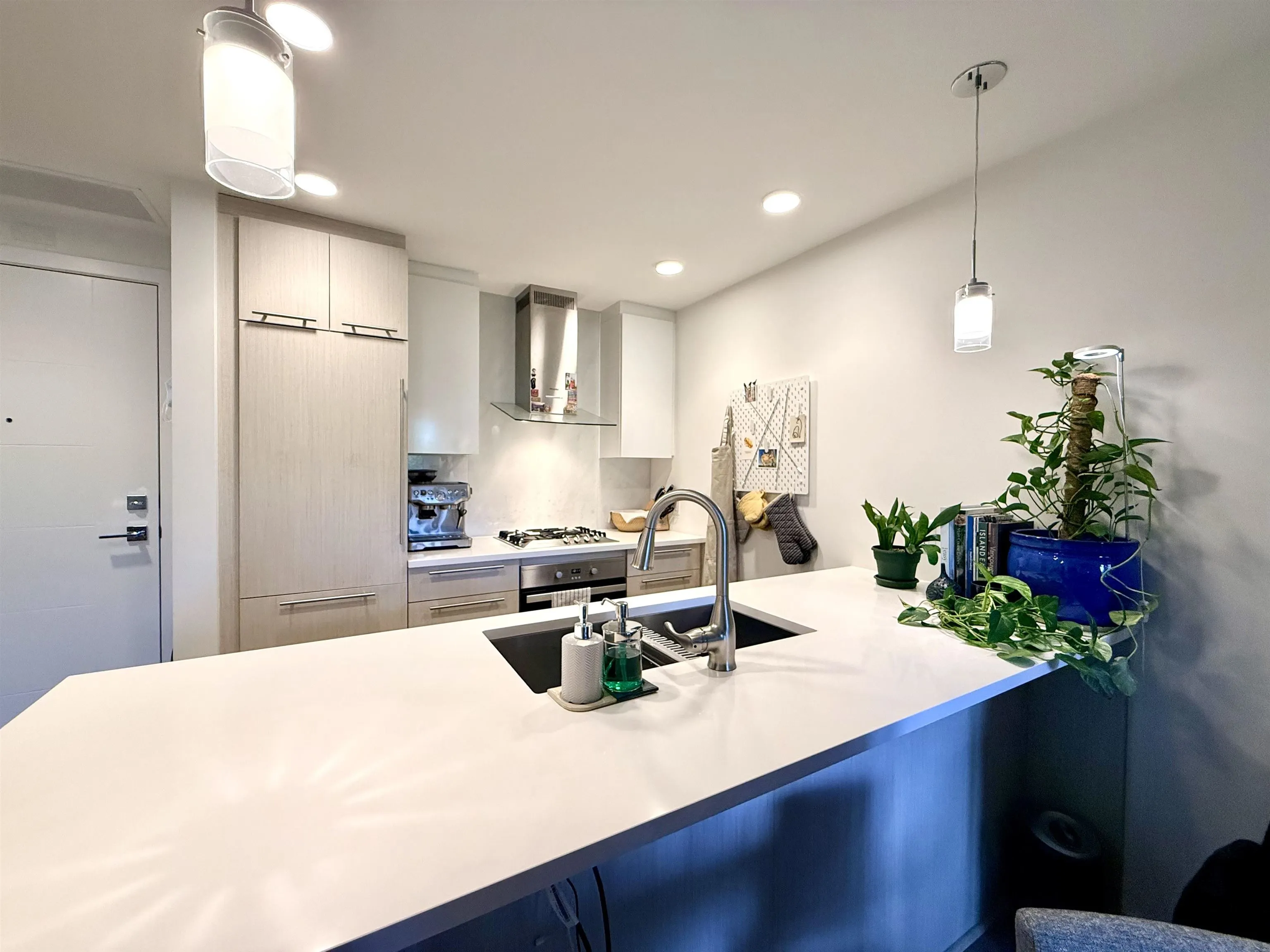 5033 Cambie Street #305