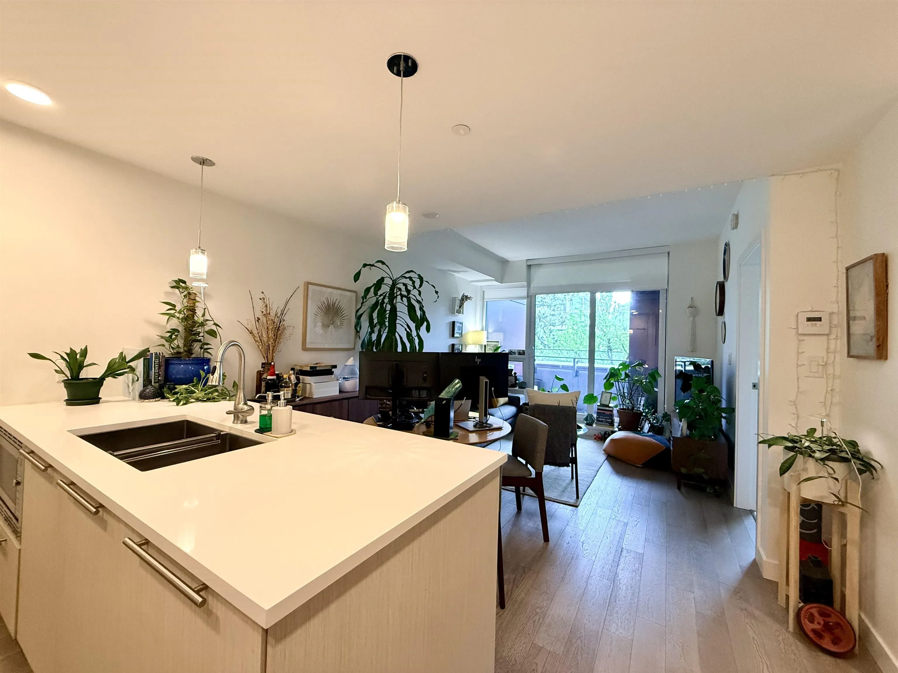 5033 Cambie Street #305