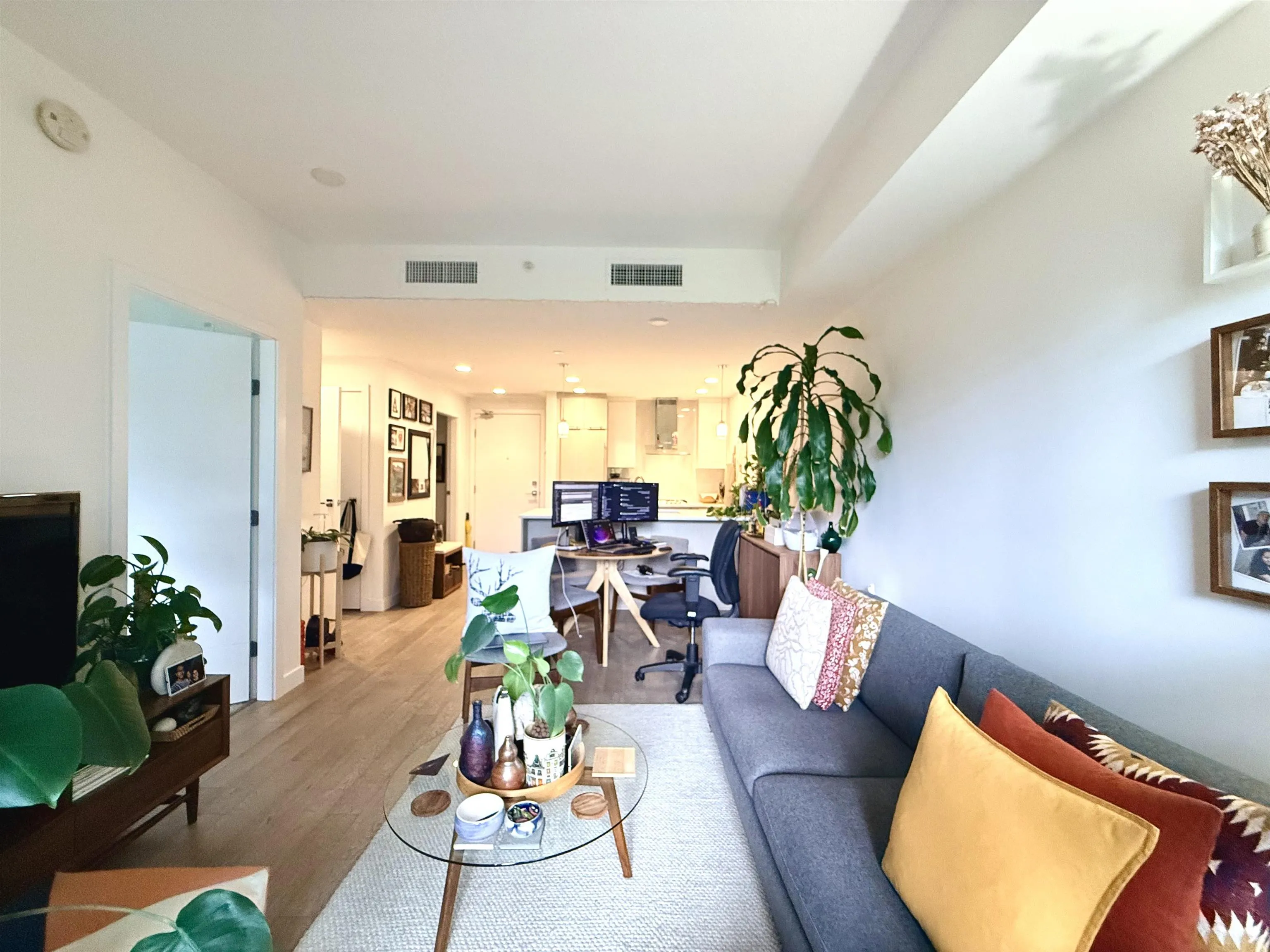 5033 Cambie Street #305