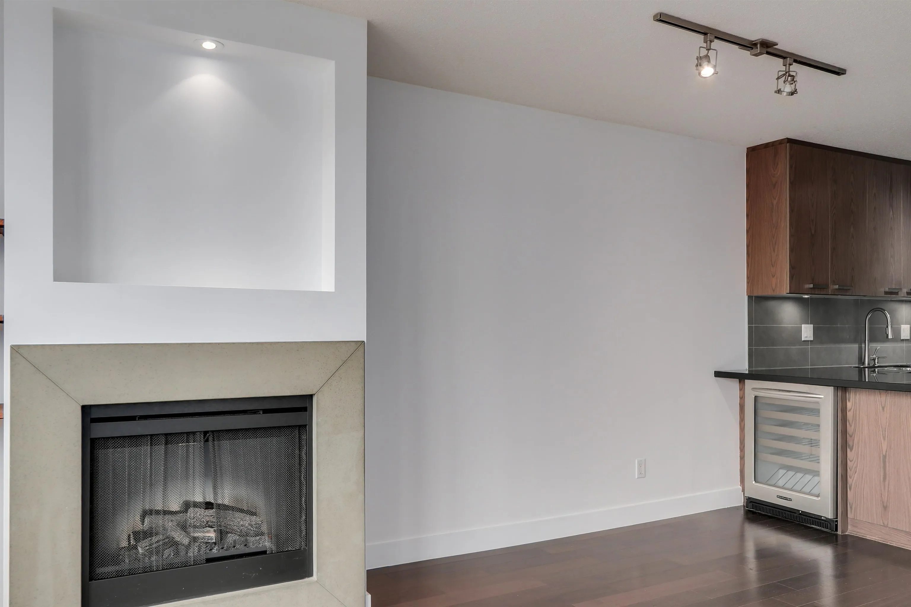 3228 Tupper Street #221