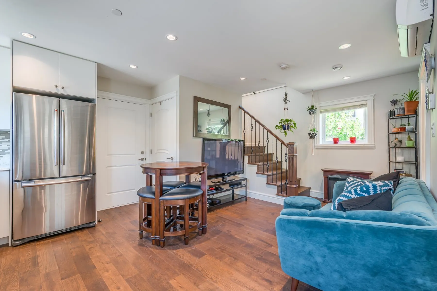 2507 W King Edward Avenue