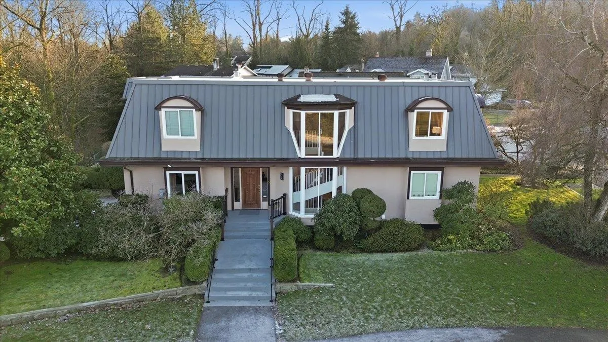 488 Glenbrook Street